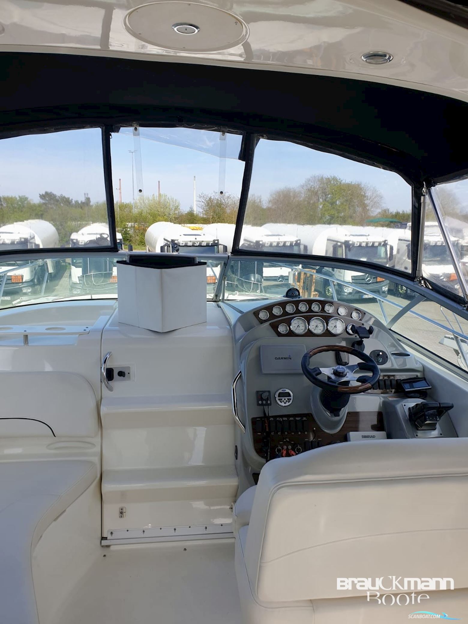 Bayliner 335