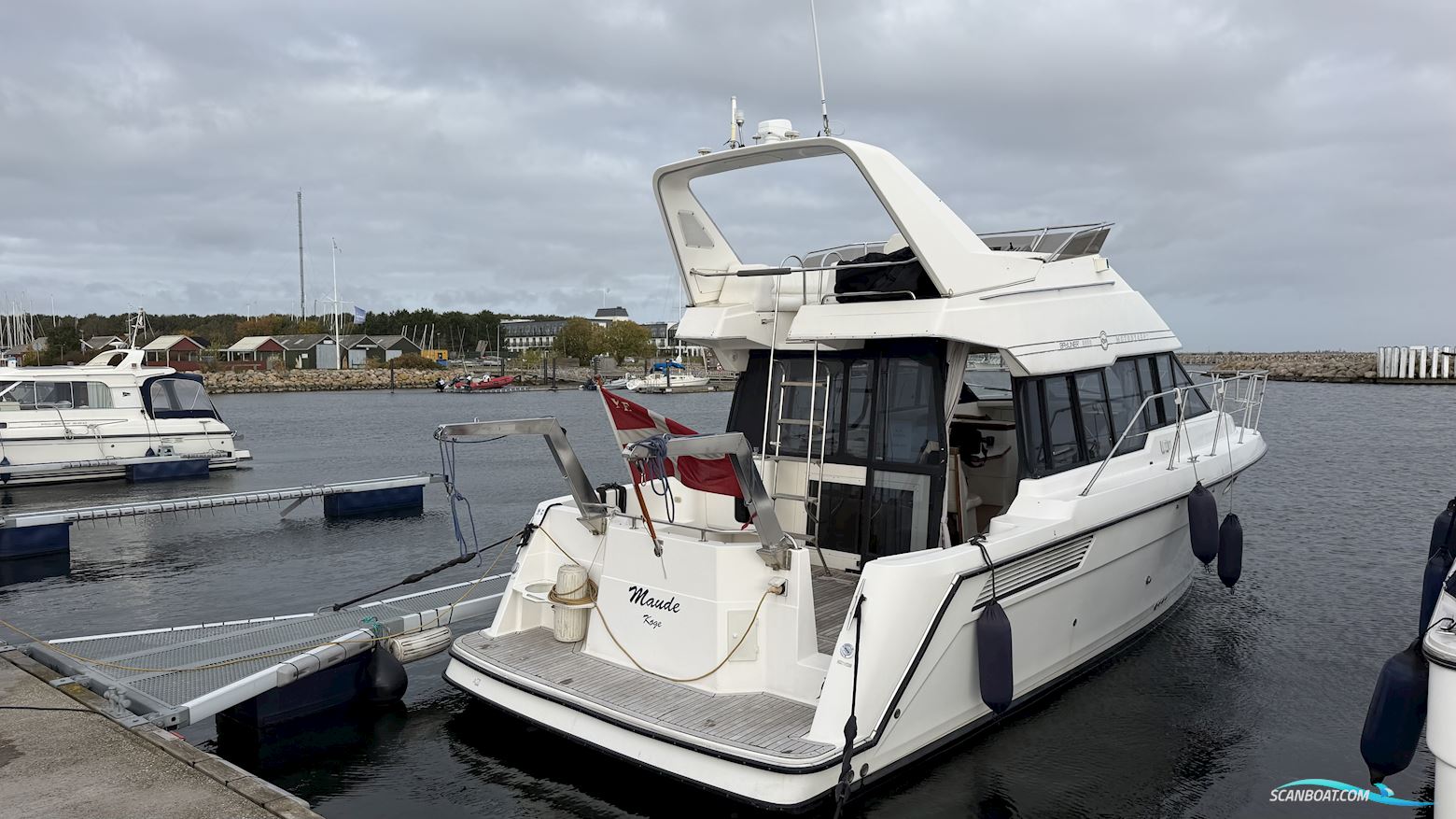 Bayliner 3688 Fly