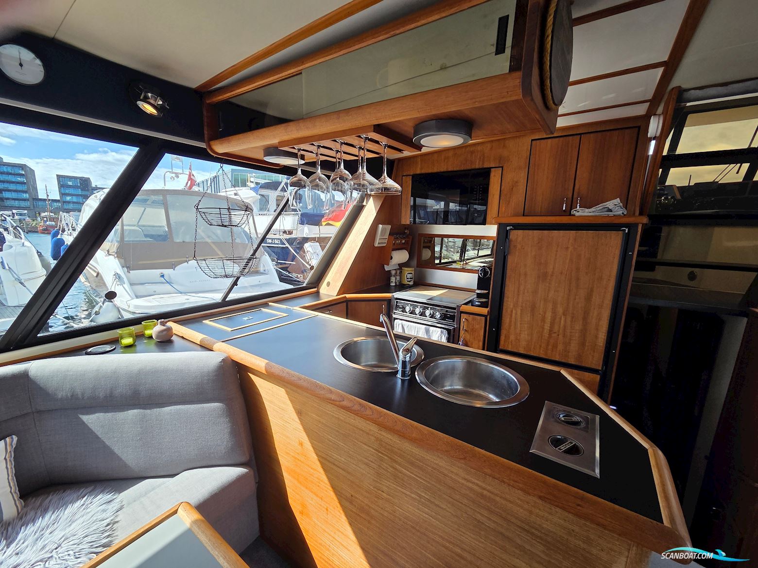Bayliner 4588 Pilothouse