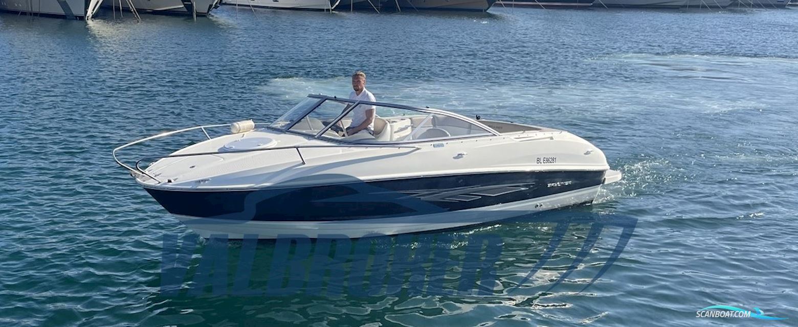 Bayliner 702 Cuddy Motorbåd 2012, med Mercruiser 4.3 motor, Frankrig