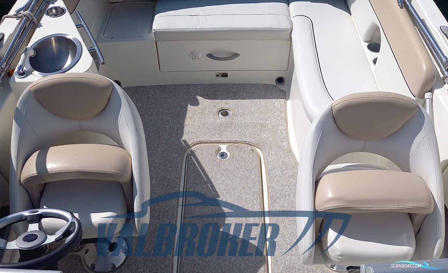 Bayliner 702 Cuddy