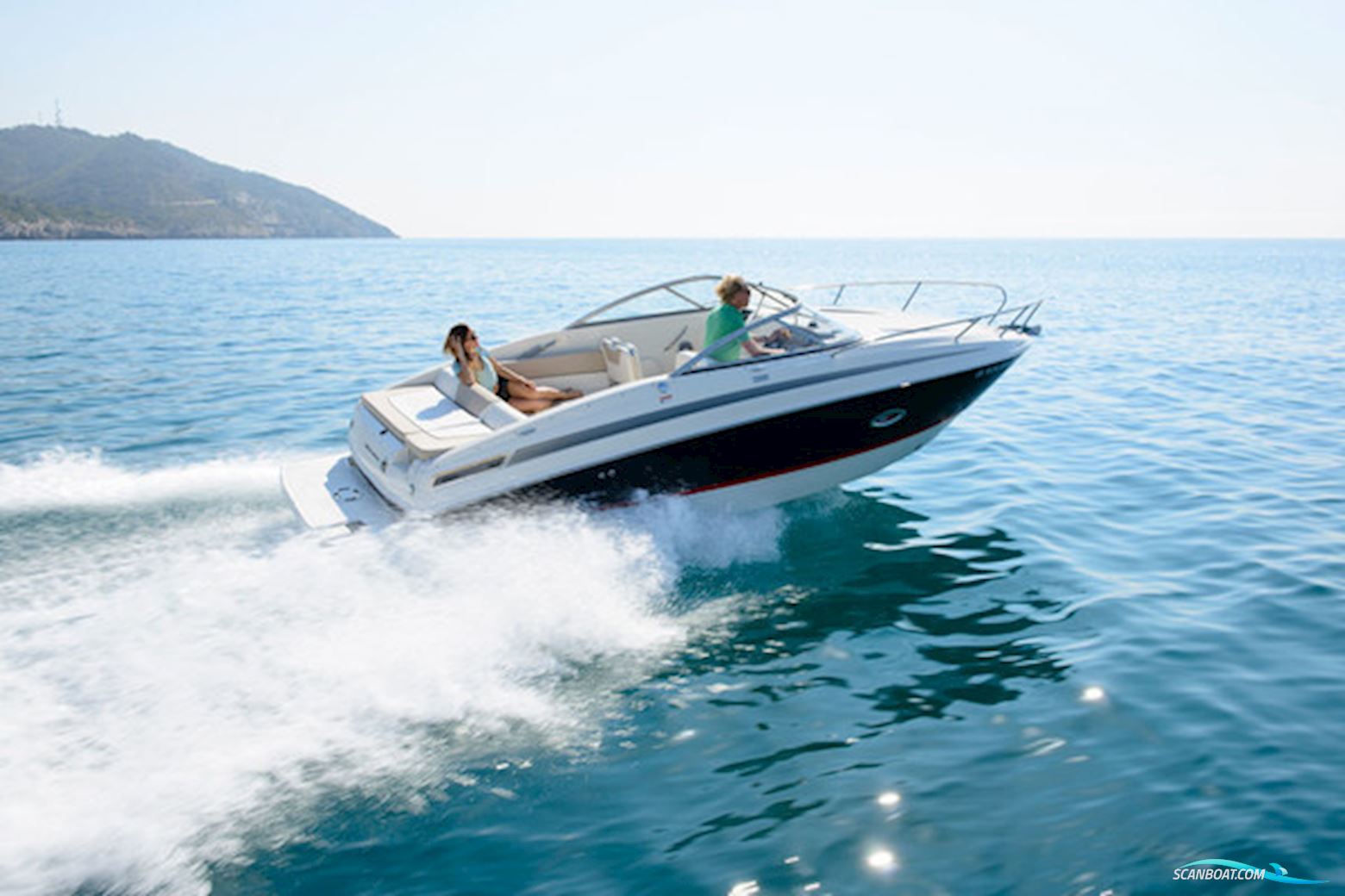 Bayliner 742R Cuddy med MerCruiser sterndrive