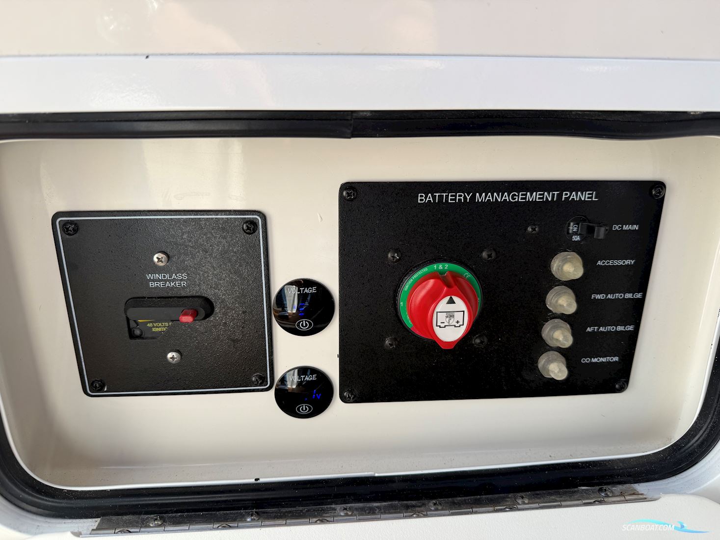 Bayliner 842