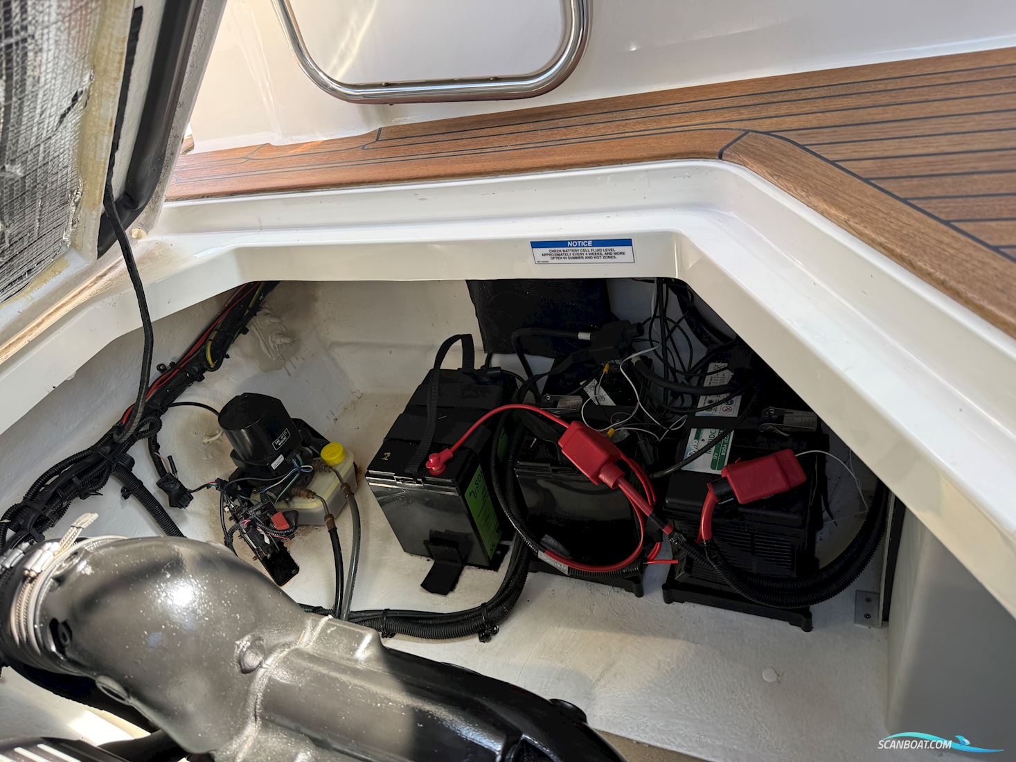 Bayliner 842
