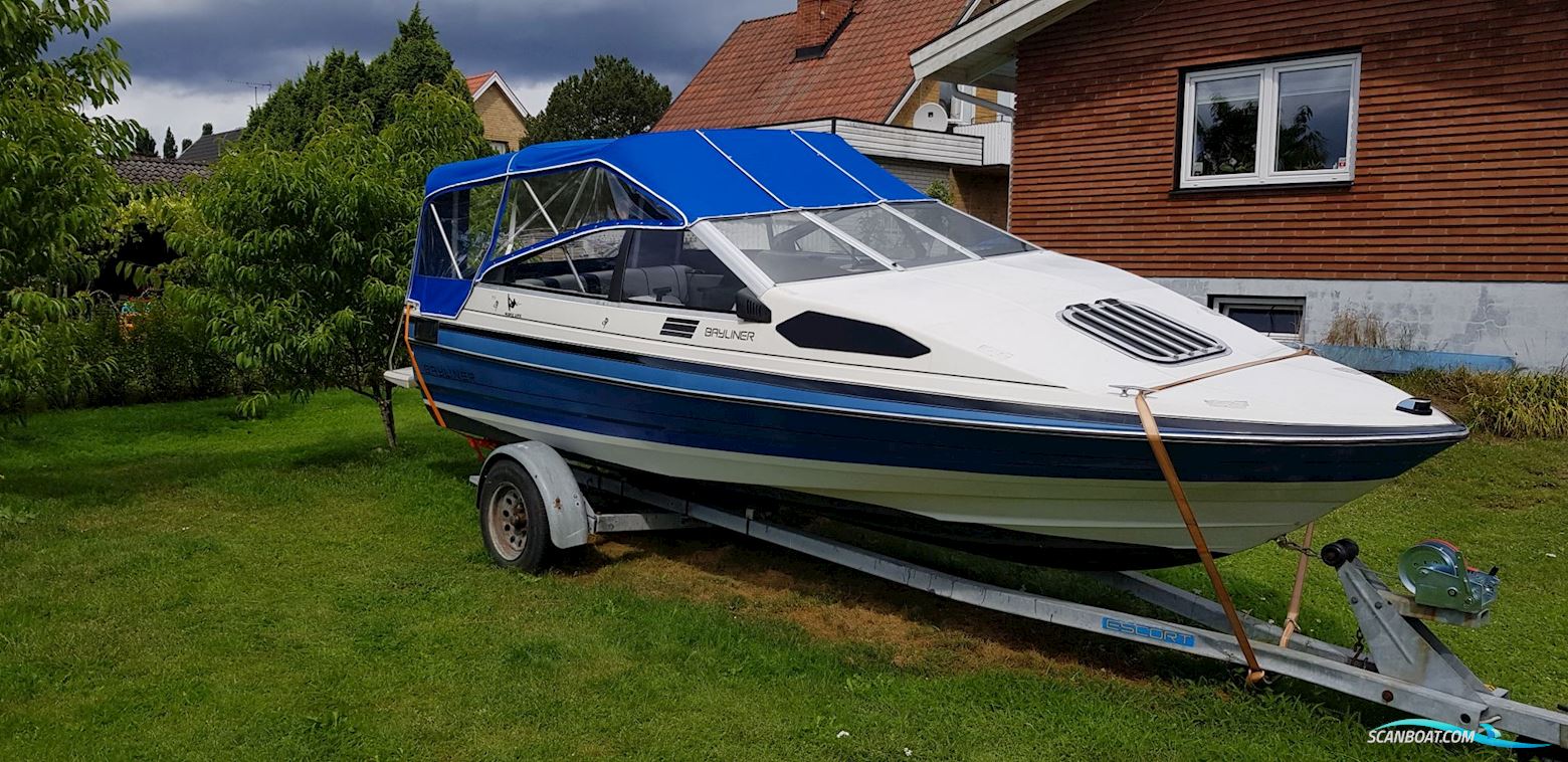 Bayliner Capri 1952 Motorbåd 1989, med Omc motor, Sverige
