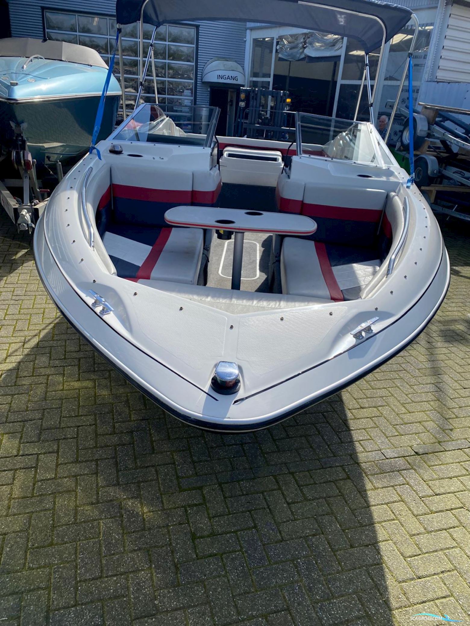 Bayliner Capri Bowrider