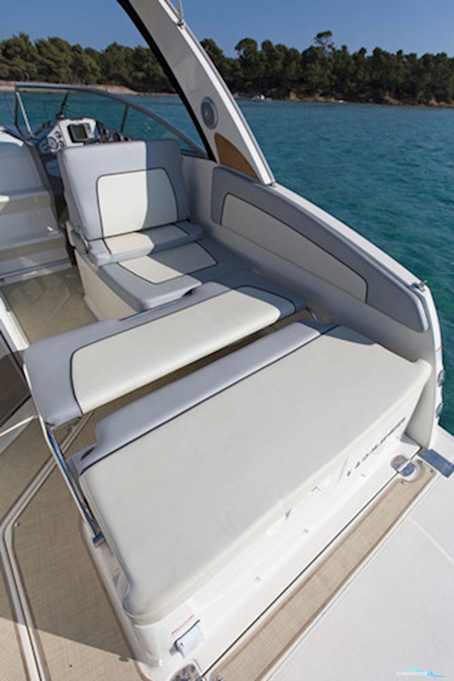 Bayliner Ciera 8 med Mercruiser sterndrive