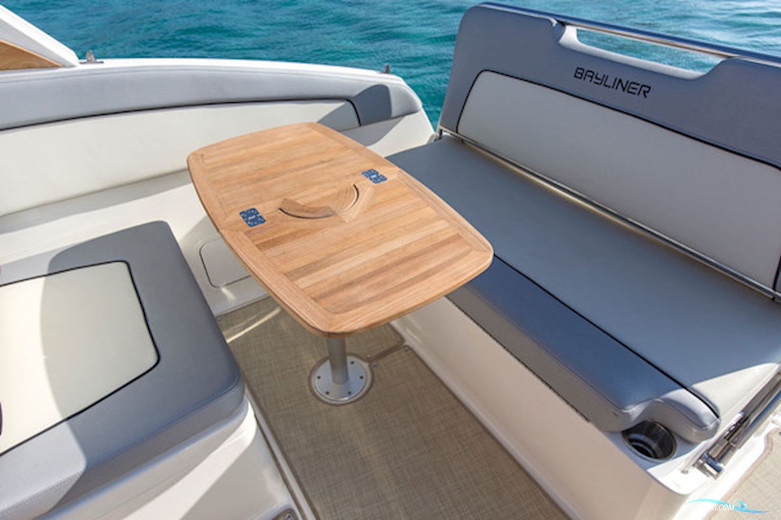 Bayliner Ciera 8 med Mercruiser sterndrive