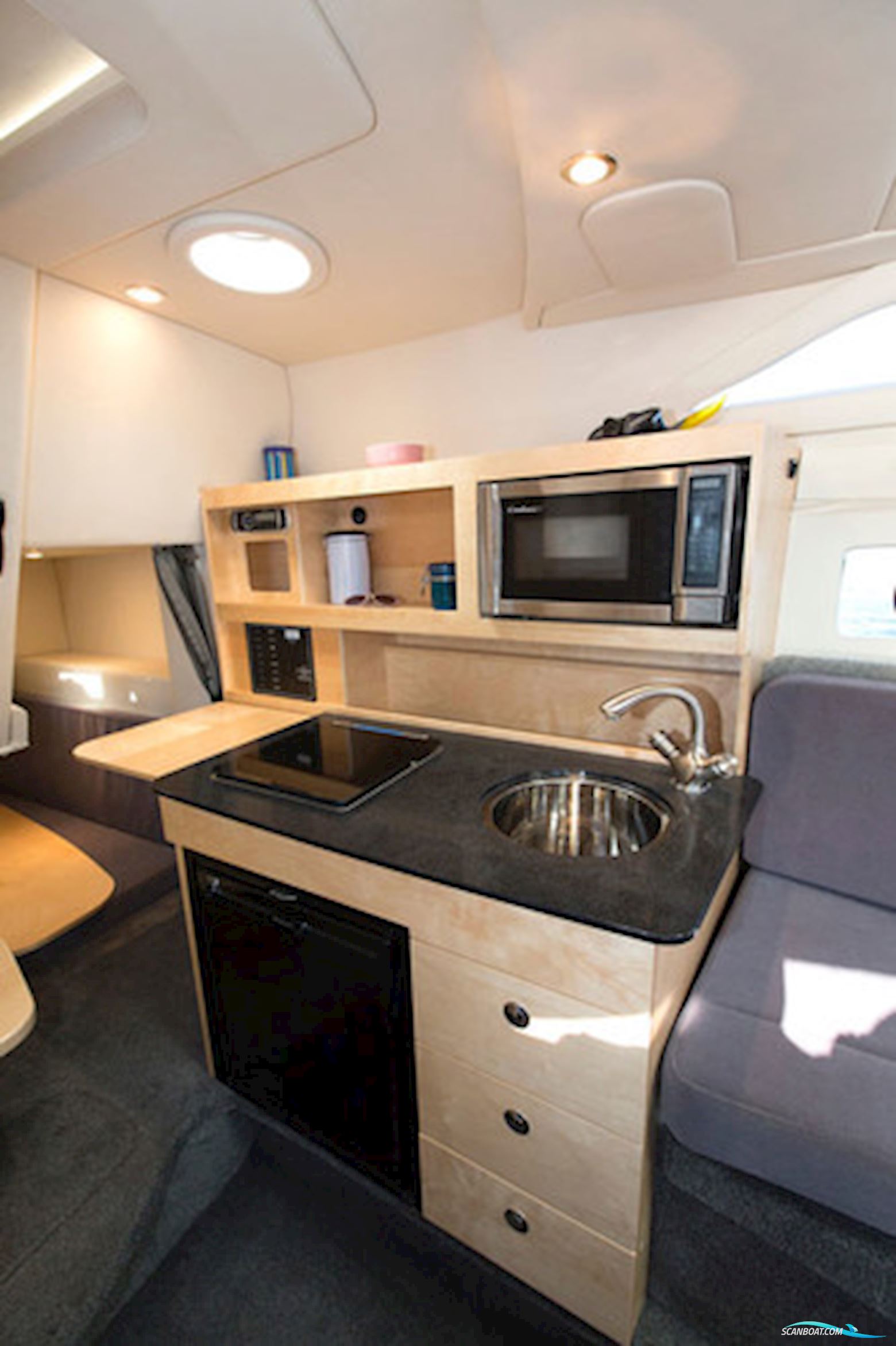 Bayliner Ciera 8 med Mercruiser sterndrive