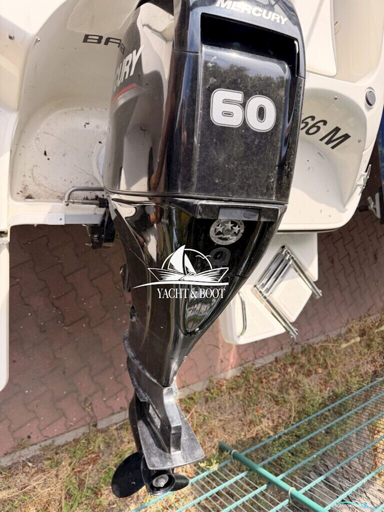 Bayliner e16