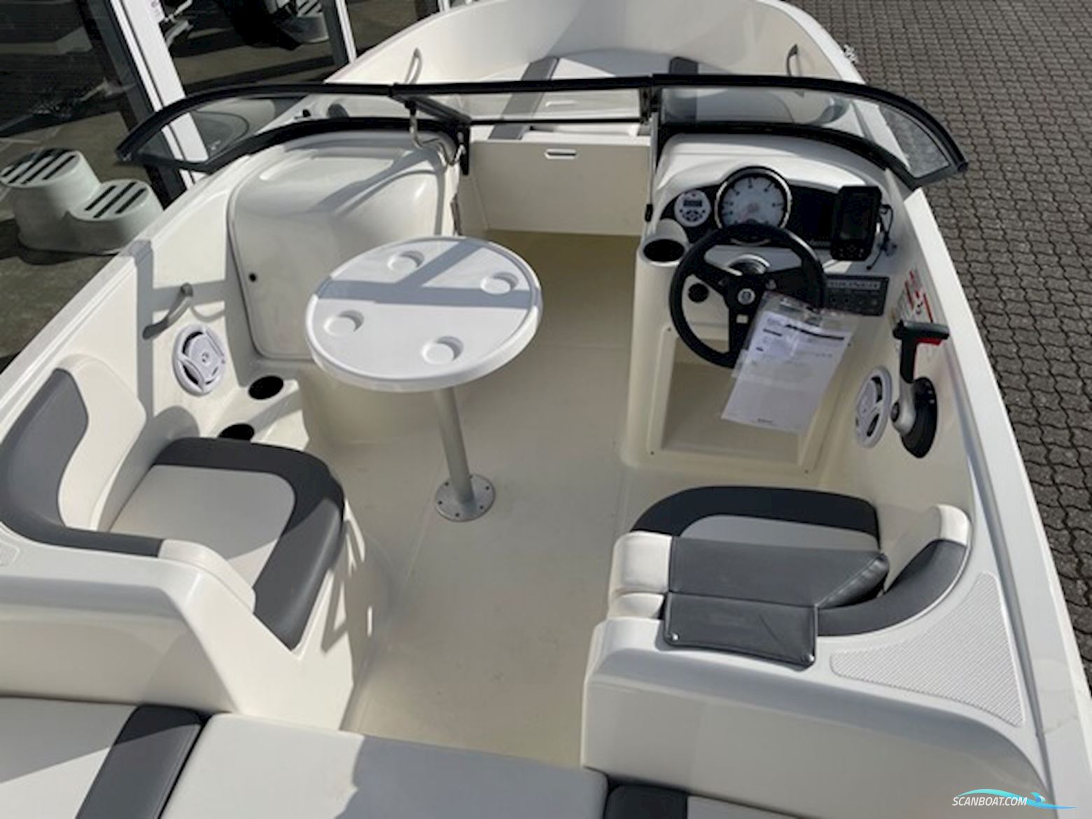 Bayliner E5 Med Mercury F80 Elpt Efi og Brenderup 201300B