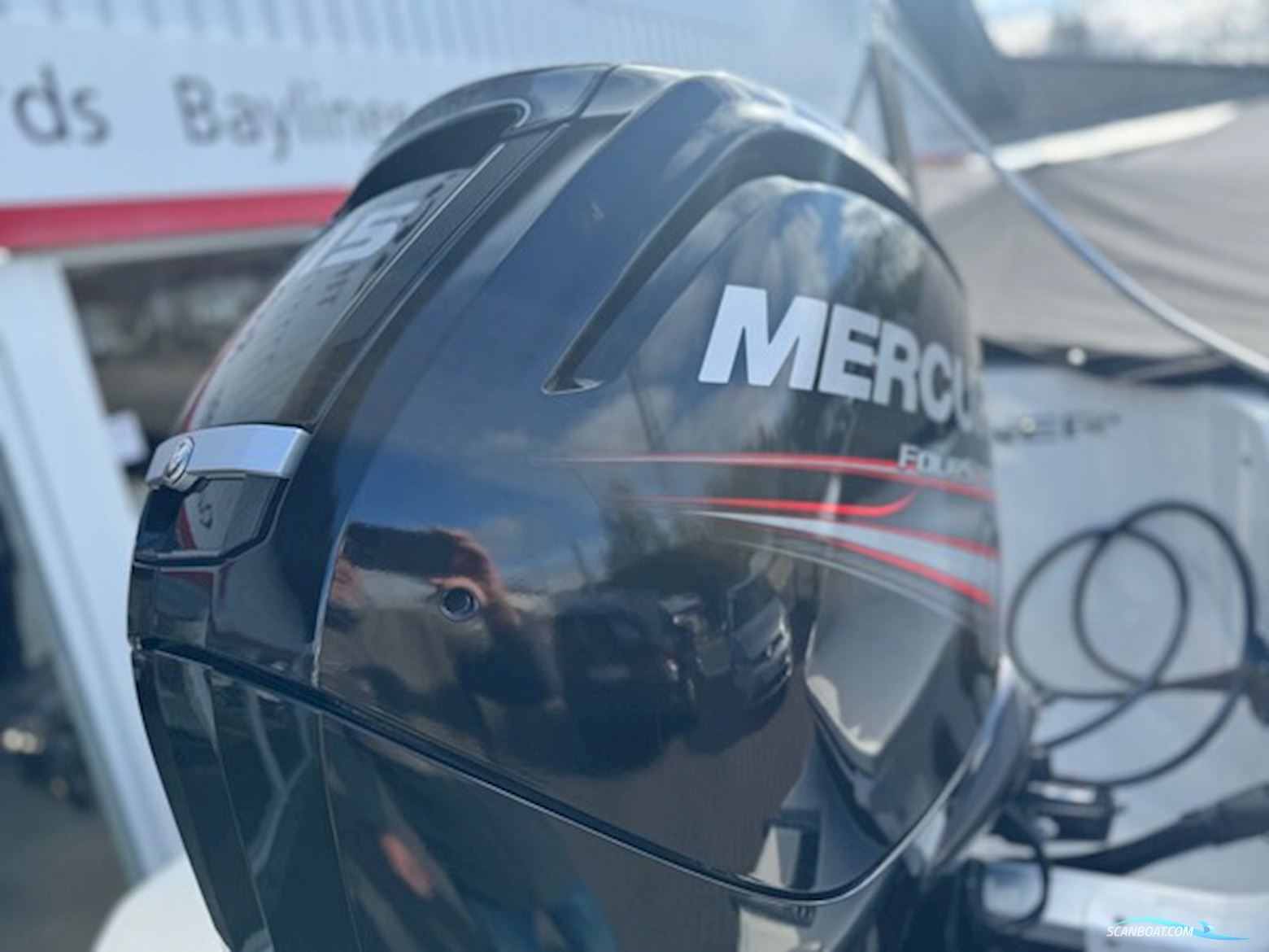 Bayliner E6 Element Med F115 Mercury-Efi 4 Takt og 1300 kg Brenderup "Element" Trailer.