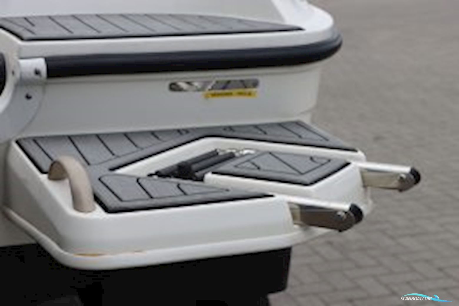 Bayliner Element E-16