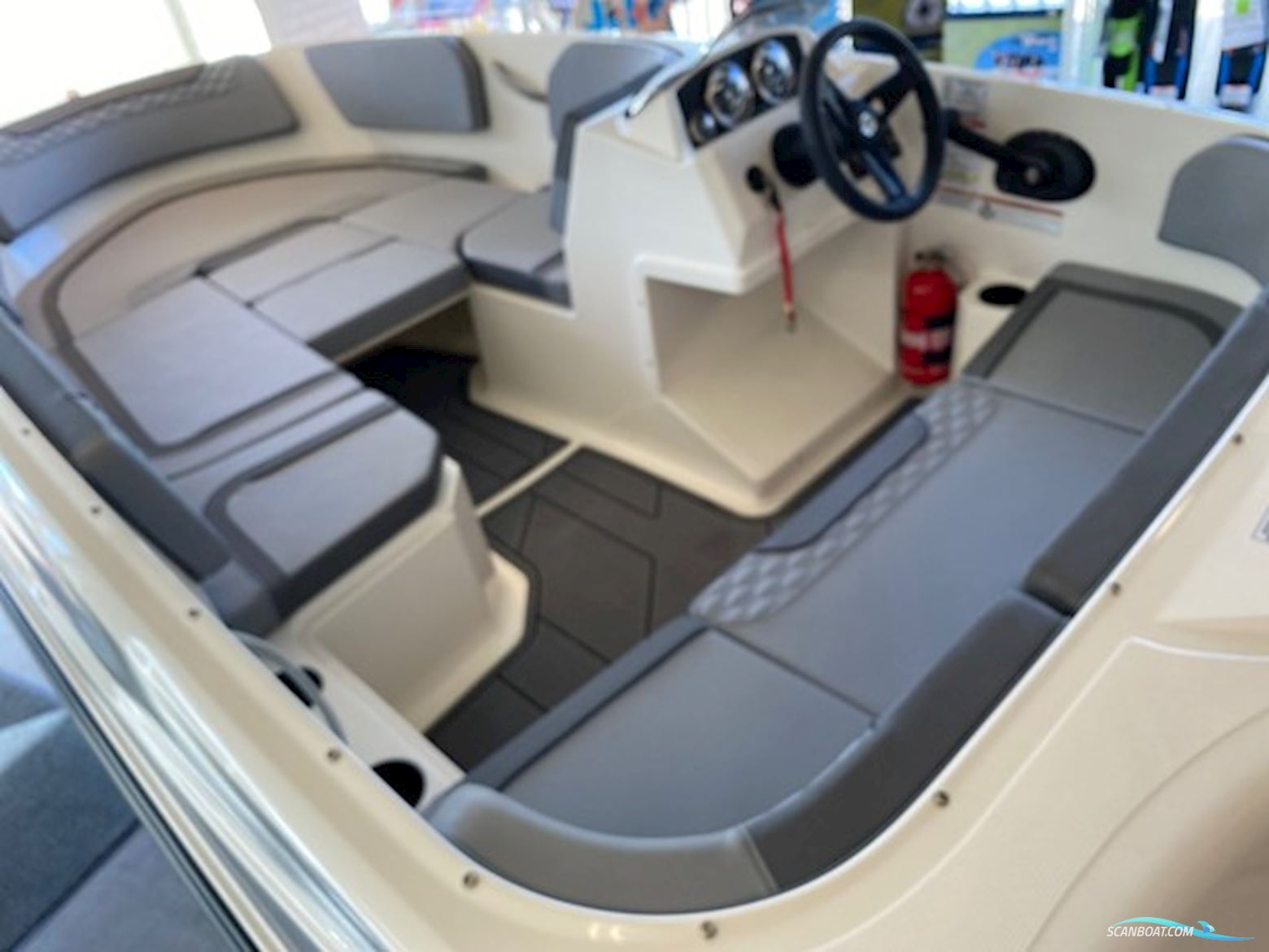 Bayliner M15 med Mercury F60 ELPT-EFI og udstyr