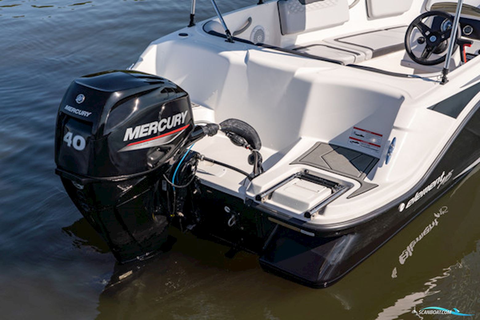Bayliner M15 med Mercury F60 ELPT-EFI og udstyr