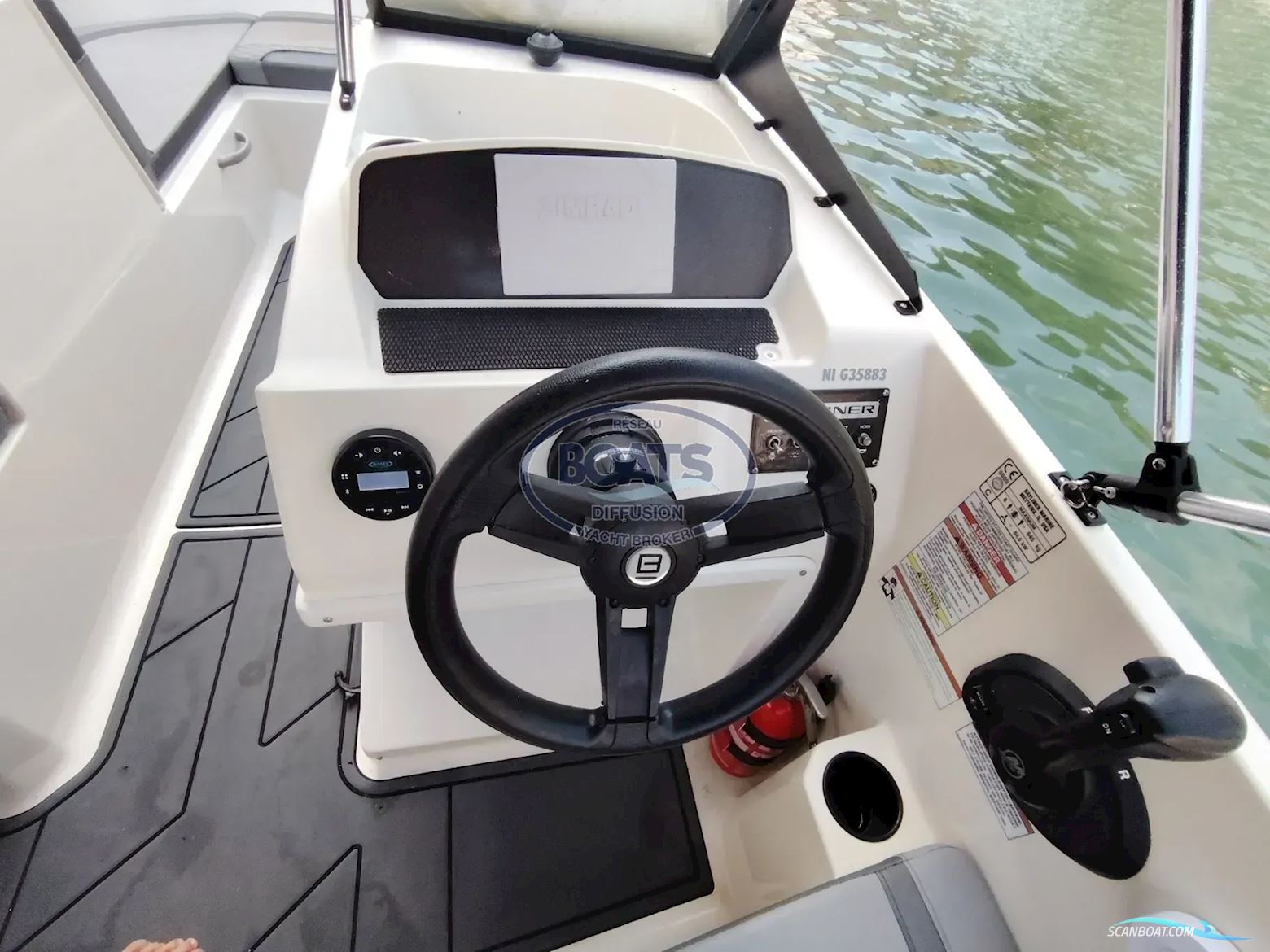 Bayliner M17