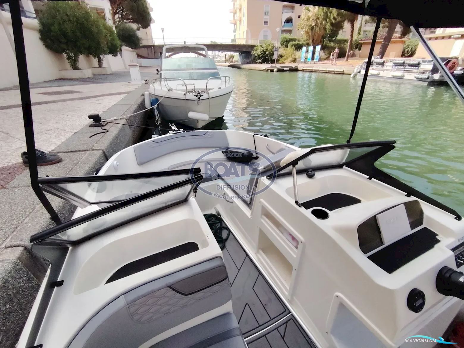 Bayliner M17