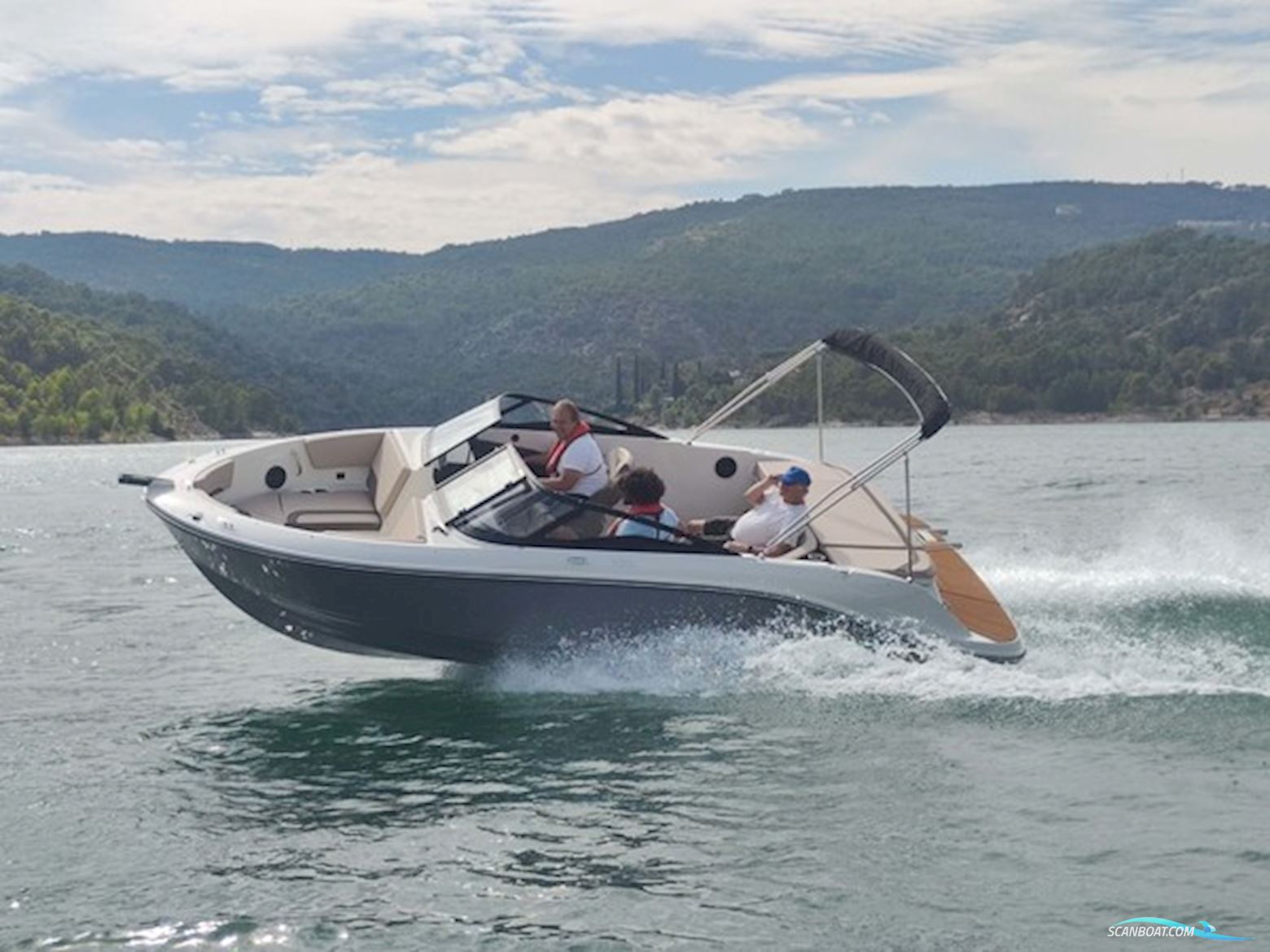 Bayliner V20i Med Mercruiser Sterndrive Motorbåd 2024, Danmark