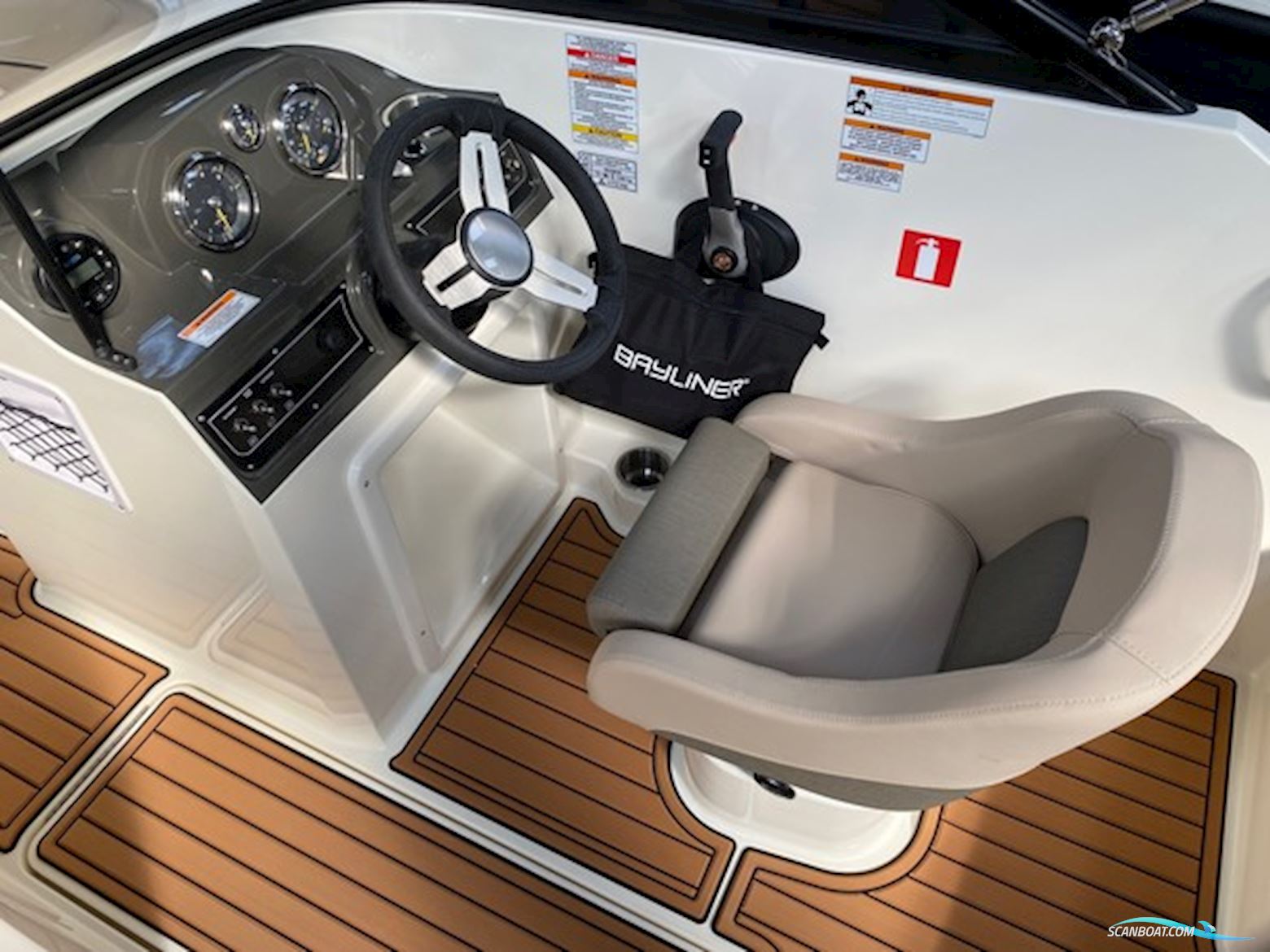 Bayliner VR4 Bowrider med 115hk Mercury 2,1L XL CT - Inkl. ekstra udstyr.