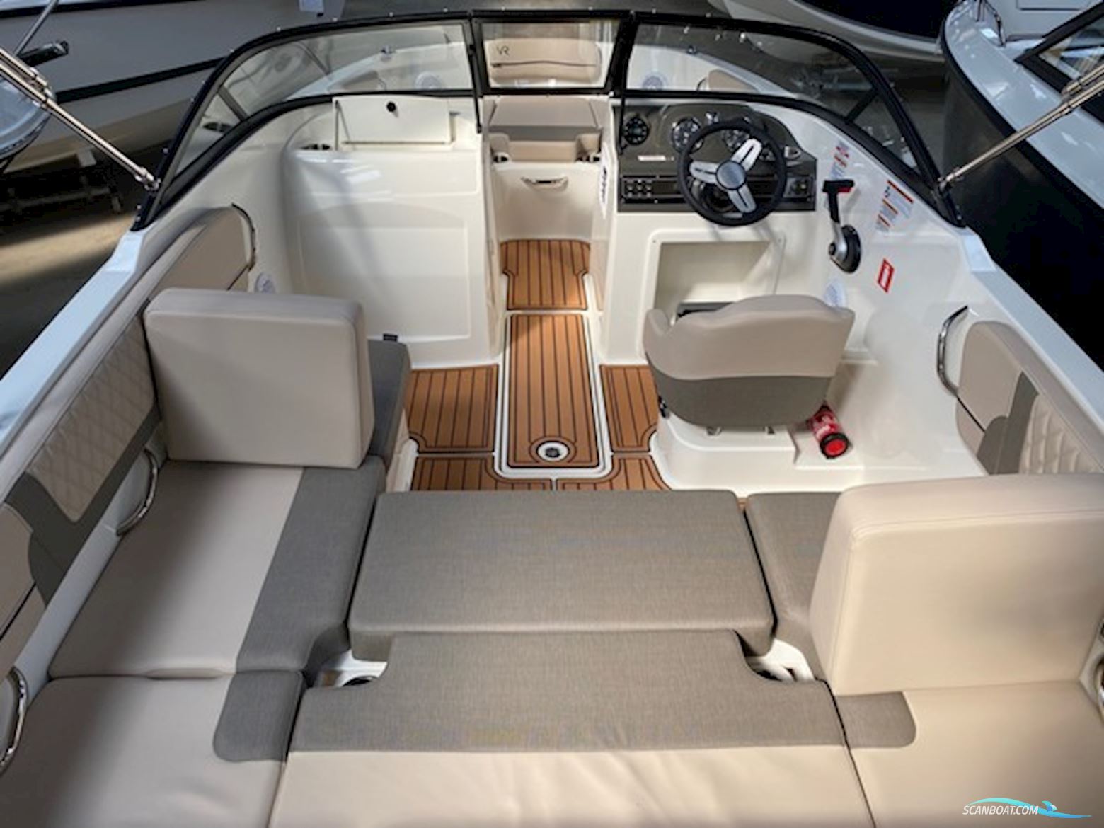 Bayliner VR4 Bowrider med 115hk Mercury 2,1L XL CT - Inkl. ekstra udstyr.