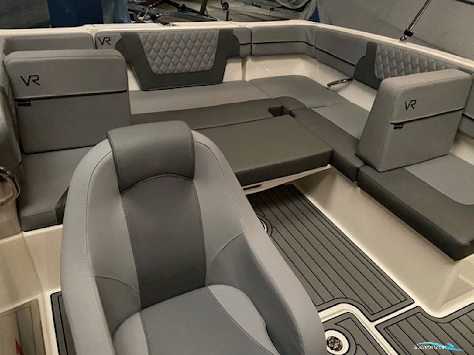 Bayliner VR4 Bowrider OB, Mercury F115 CT