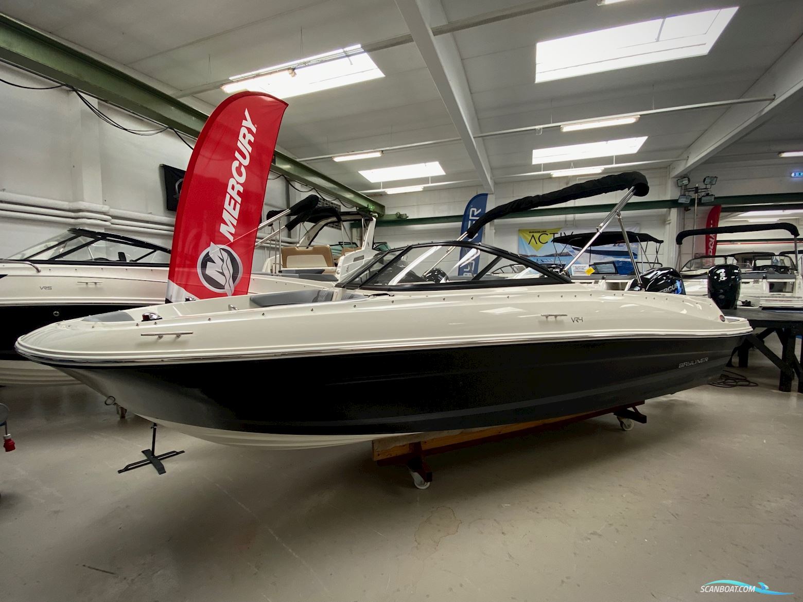 Bayliner VR4 Bowrider Motorbåd 2022, Danmark