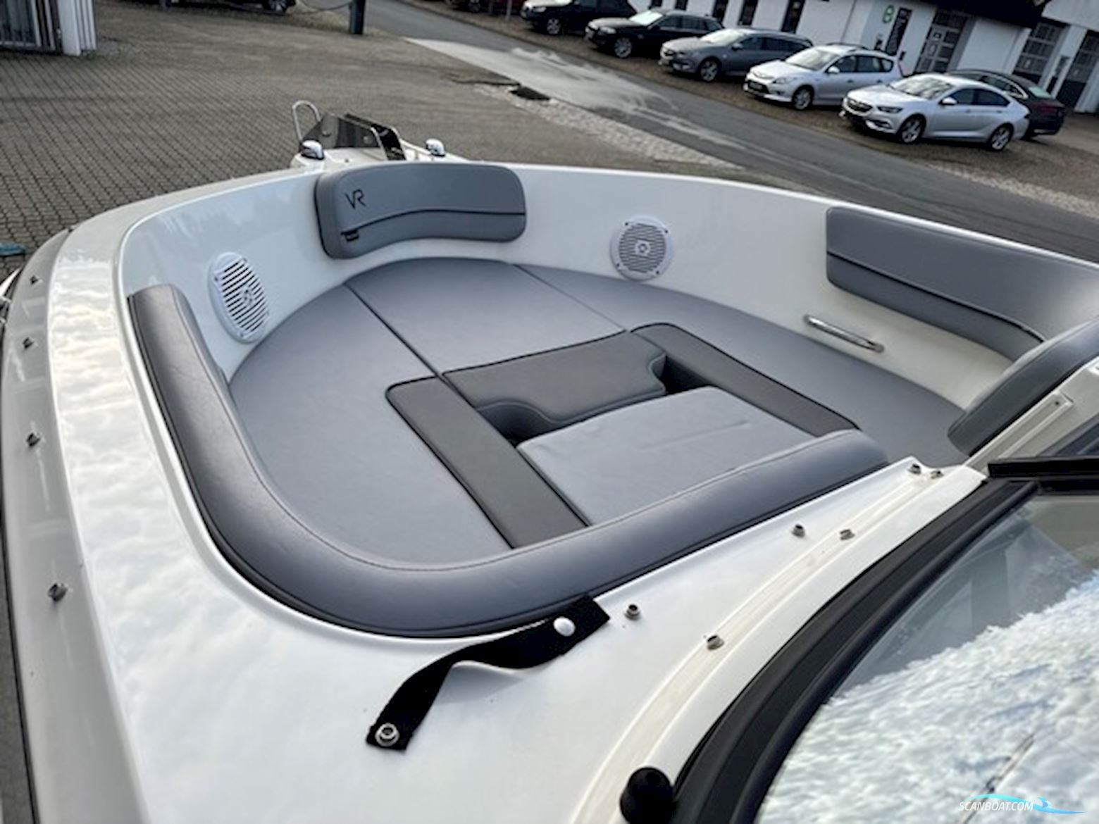 Bayliner VR5 Bowrider Med 150 hk Mercury-Efi 3,0L XL - Udstyr