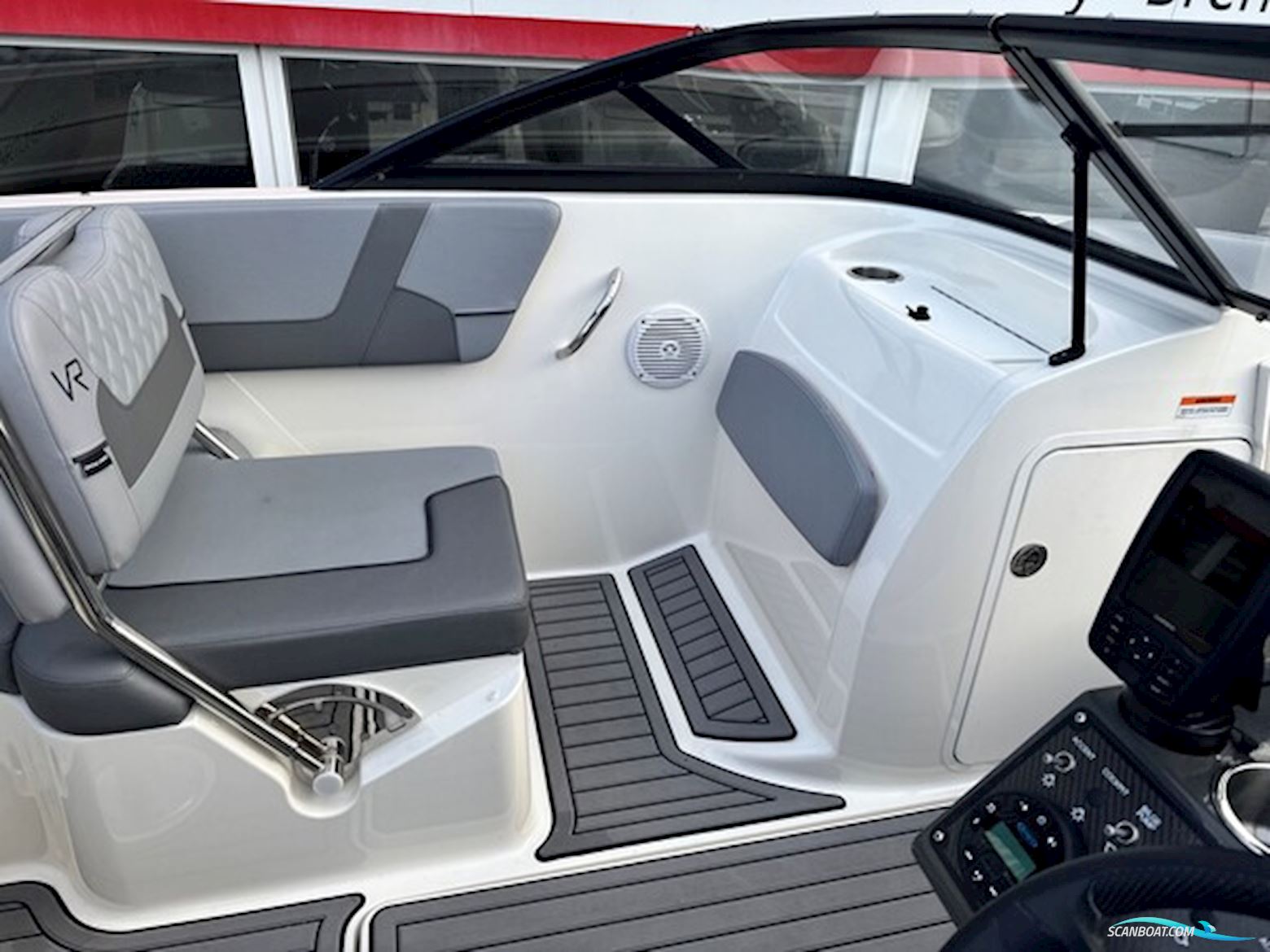 Bayliner VR5 Bowrider Med 150 hk Mercury-Efi 3,0L XL - Udstyr