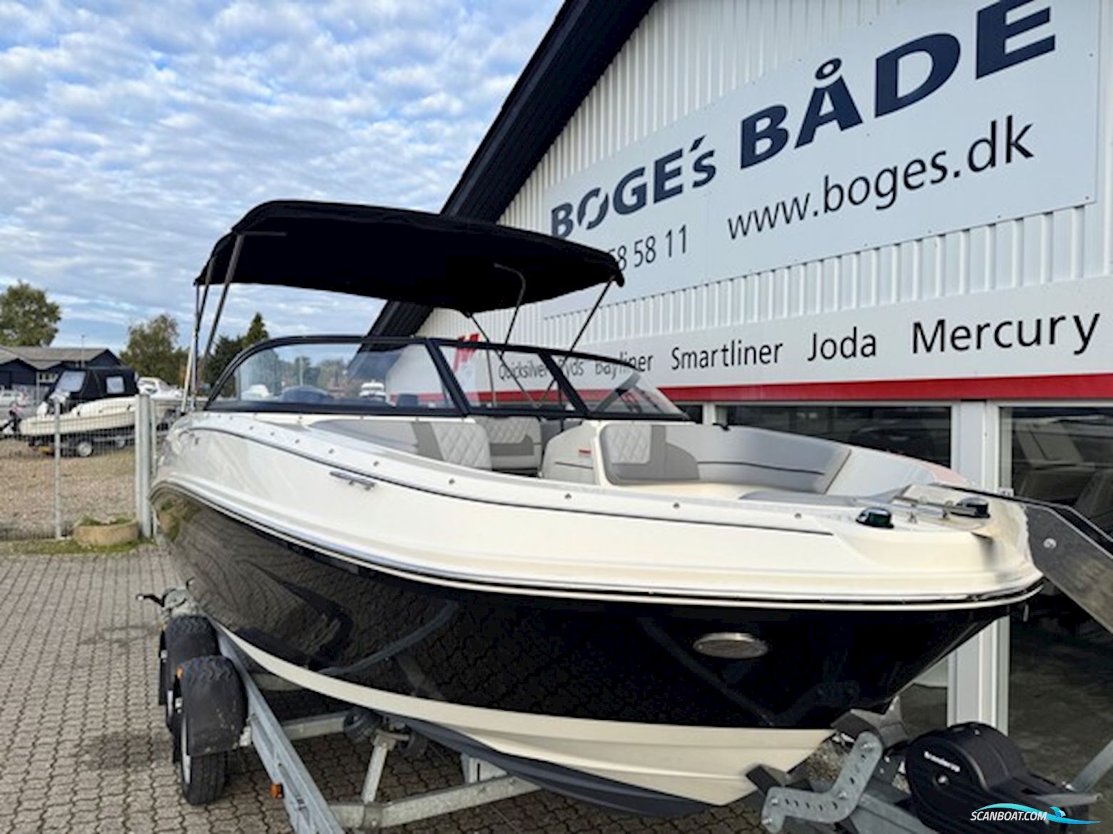 Bayliner VR5 Bowrider Med 150 hk Mercury-Efi 3,0L XL - Udstyr