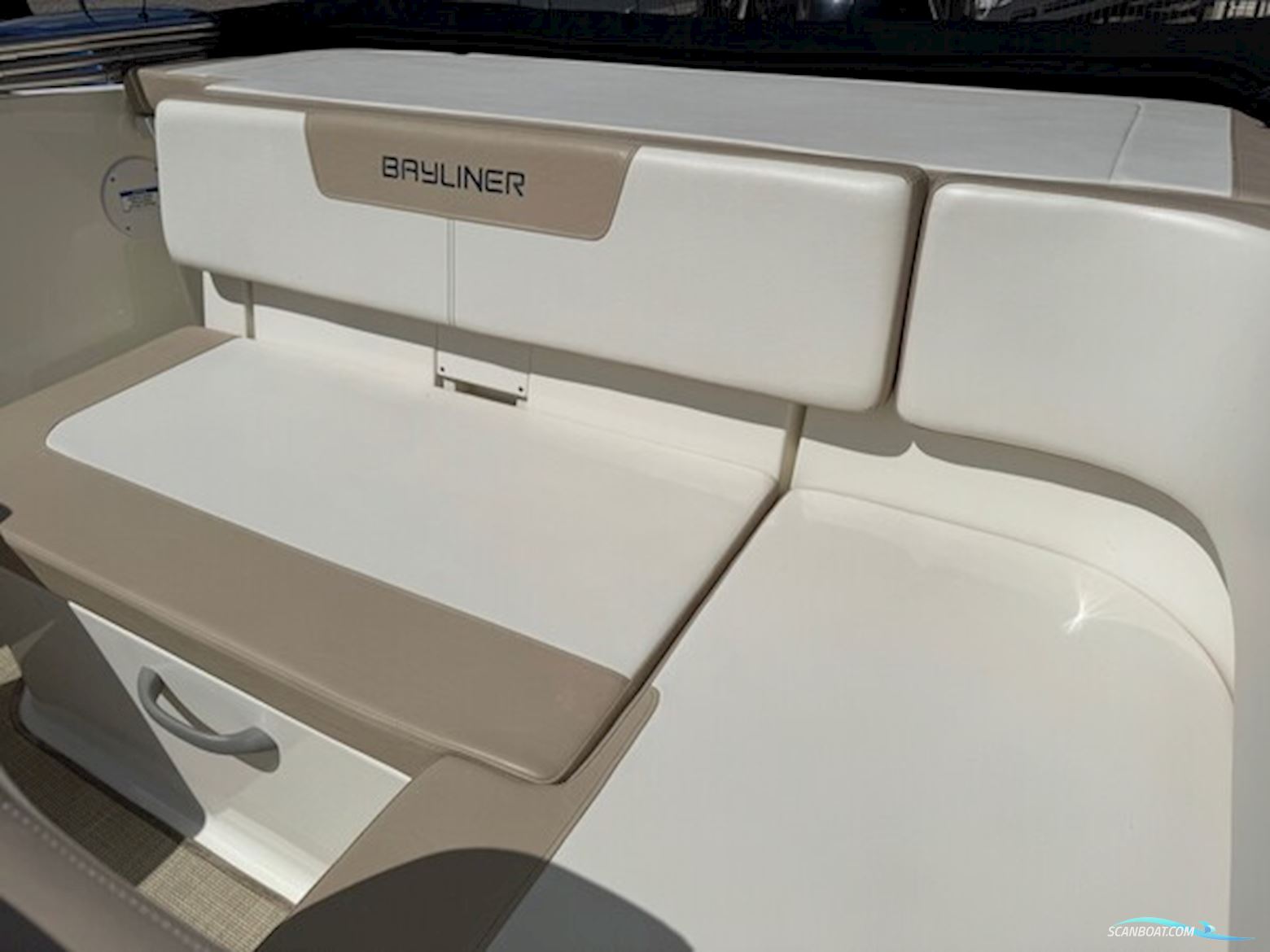 Bayliner VR5 Bowrider Med F115 Mercury-Efi XL Proxs CT - Solgt