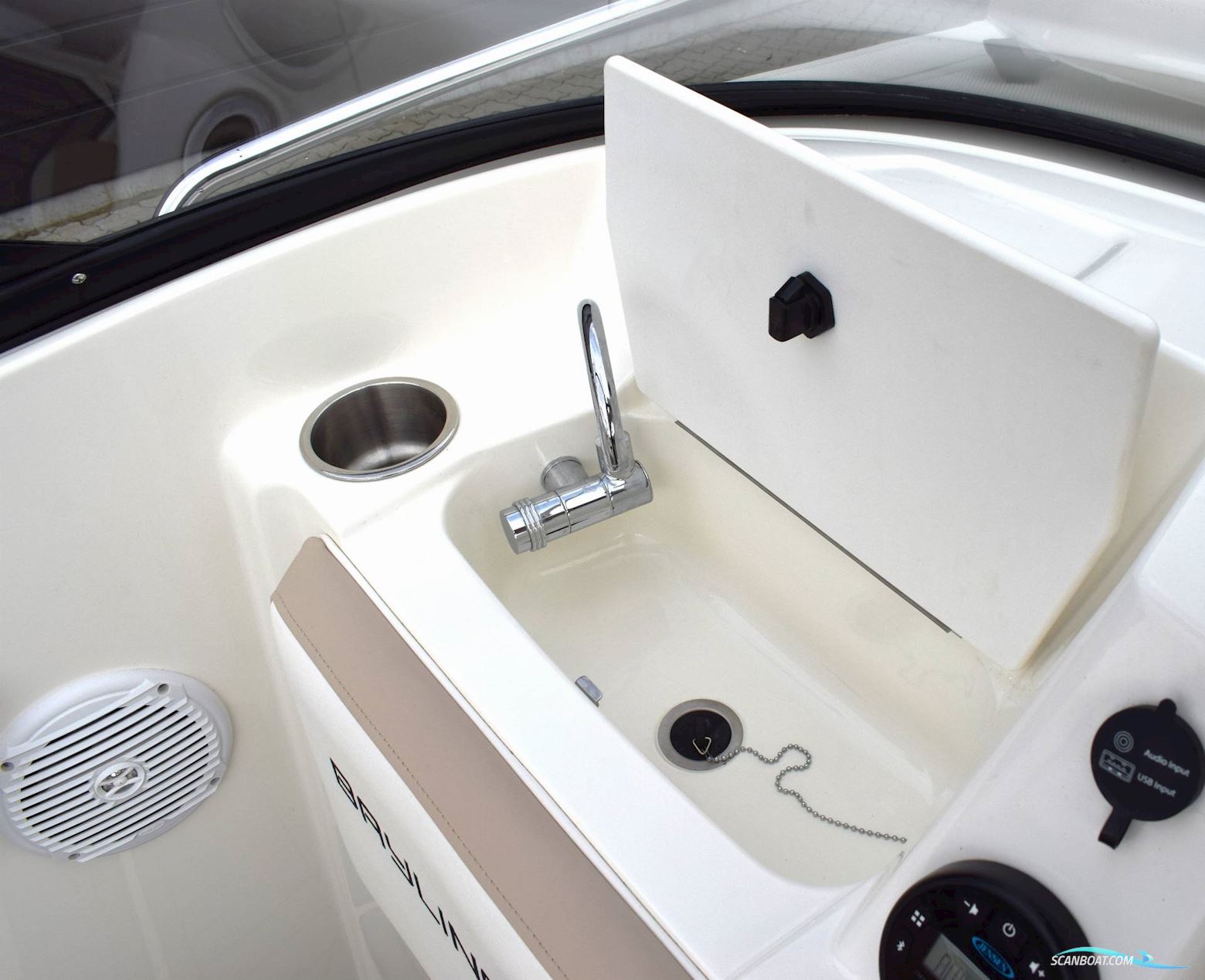 Bayliner VR5 Cuddy - Mercury F150 HK/Udstyr
