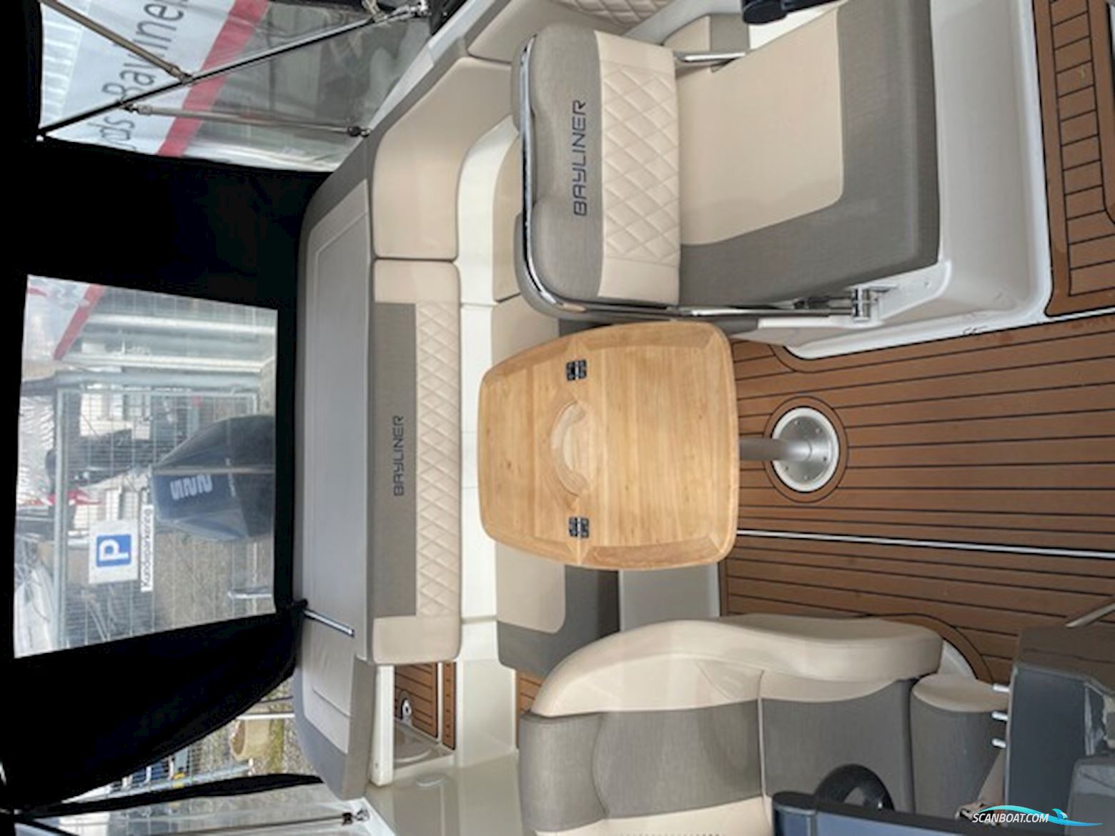 Bayliner VR5 Cuddy med F225 Mercury V6 og 2500 kg Brenderup trailer - Anvisningssalg