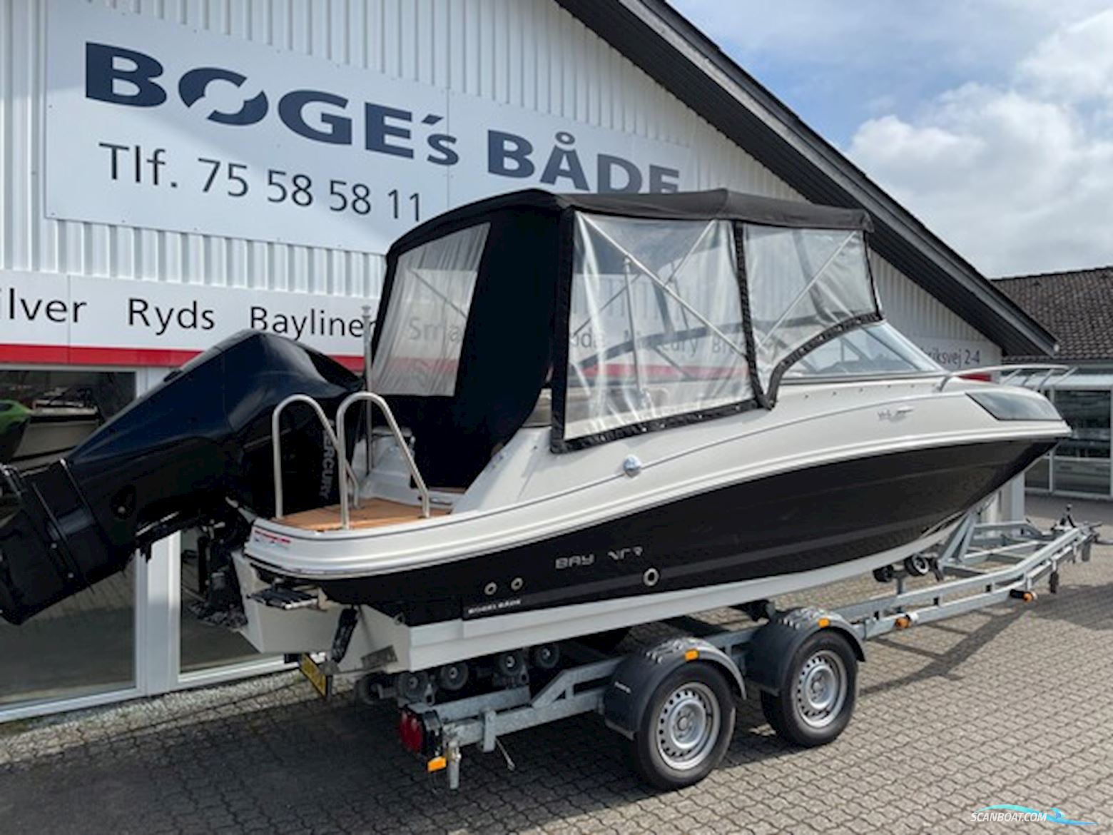 Bayliner VR5 Cuddy Med F225 Mercury V6 og 2500 kg Brenderup Trailer.