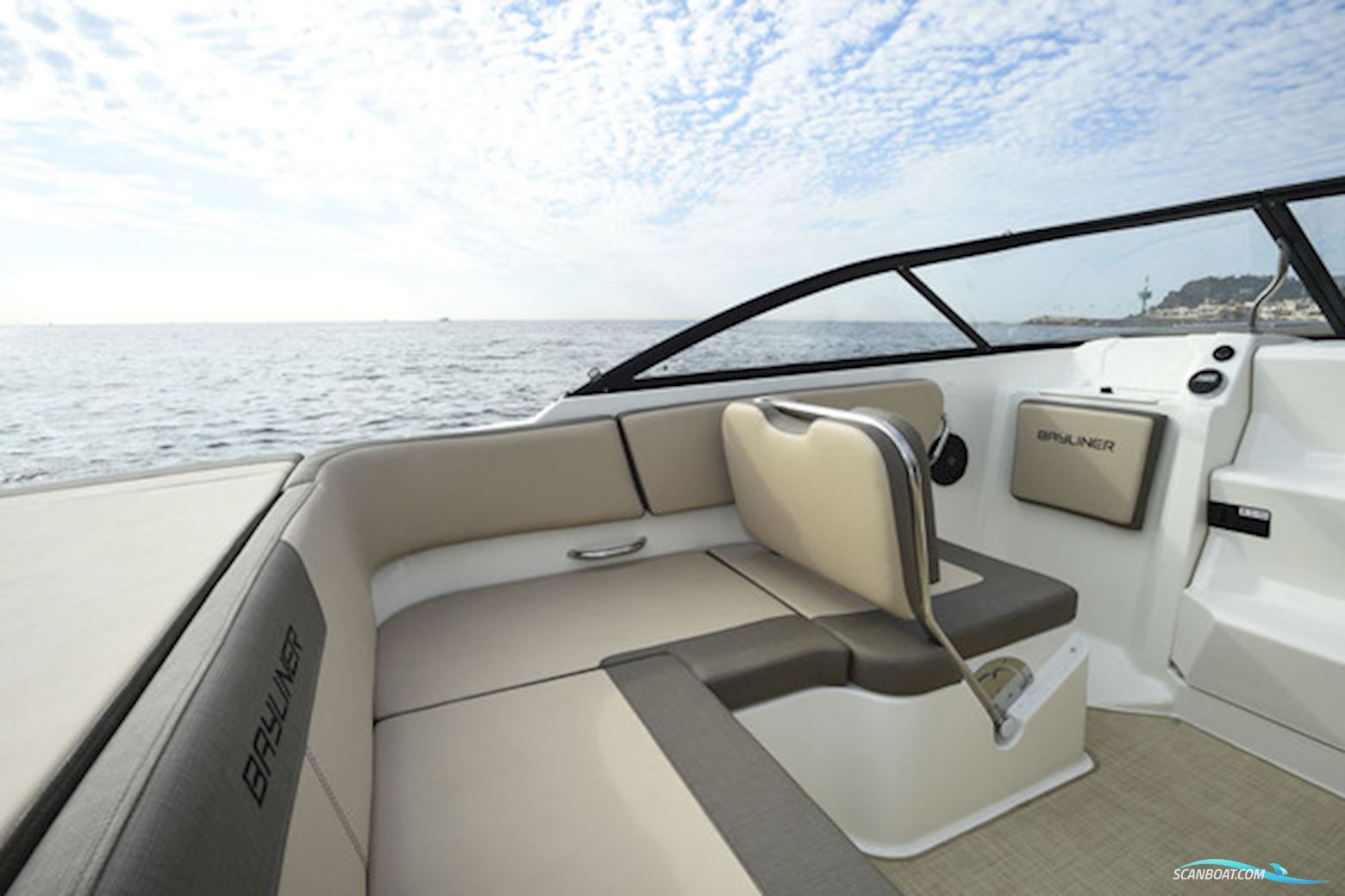 Bayliner VR5 Cuddy med Mercruiser sterndrive
