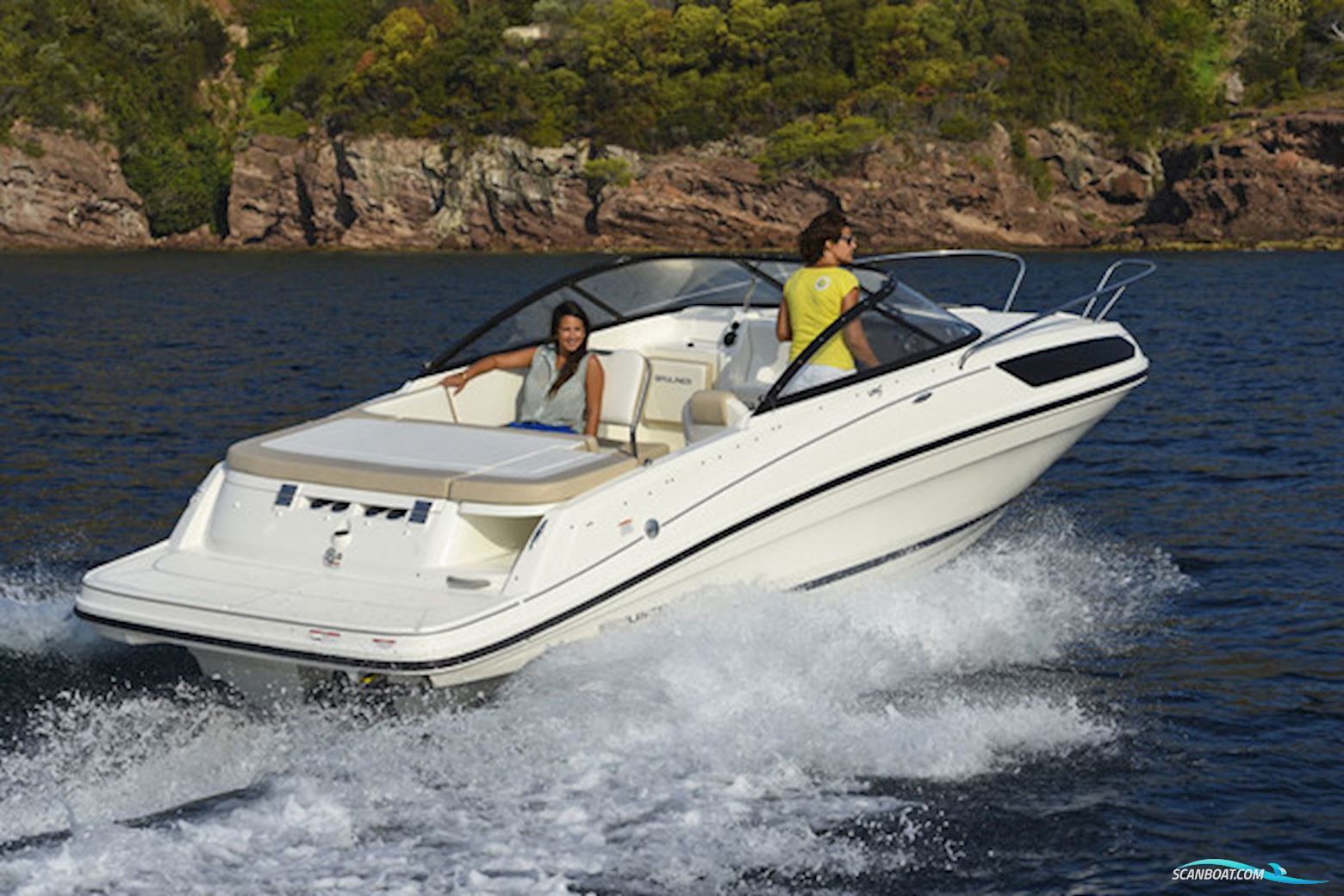 Bayliner VR5 Cuddy med Mercruiser sterndrive