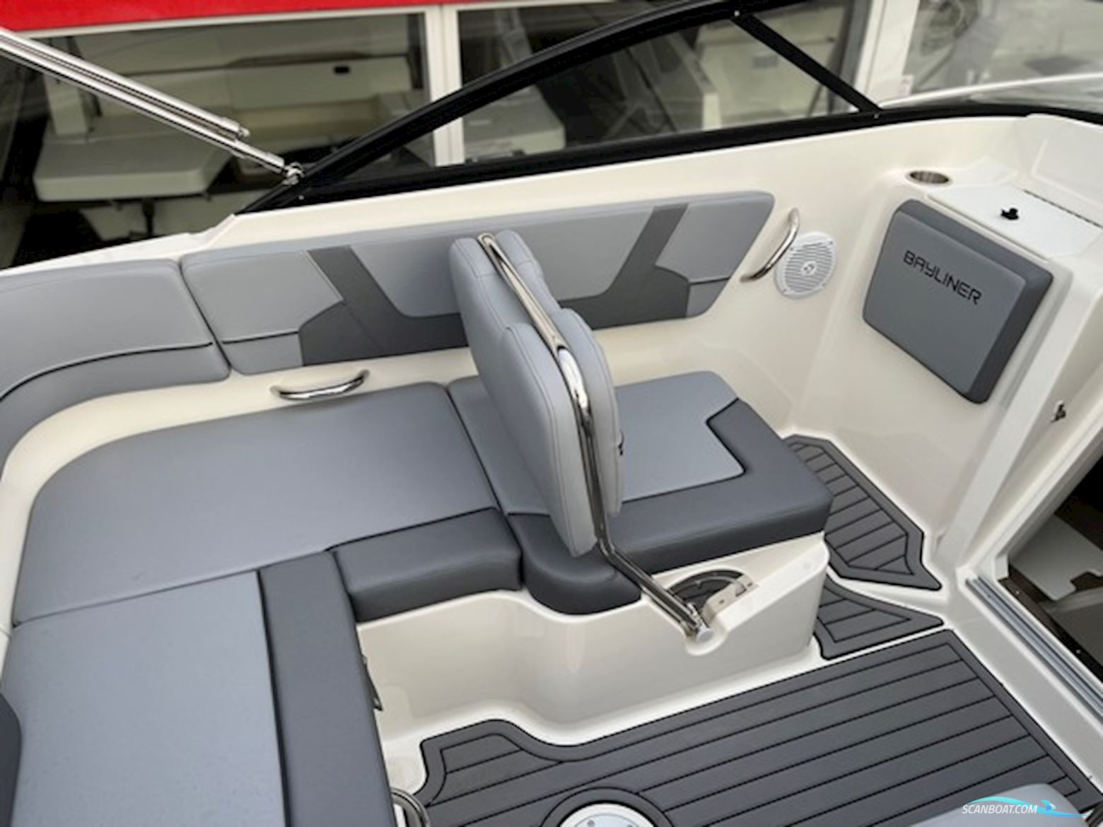 Bayliner VR5 Cuddy med Mercury F200 XL-EFI DS V6 - inkl. udstyr