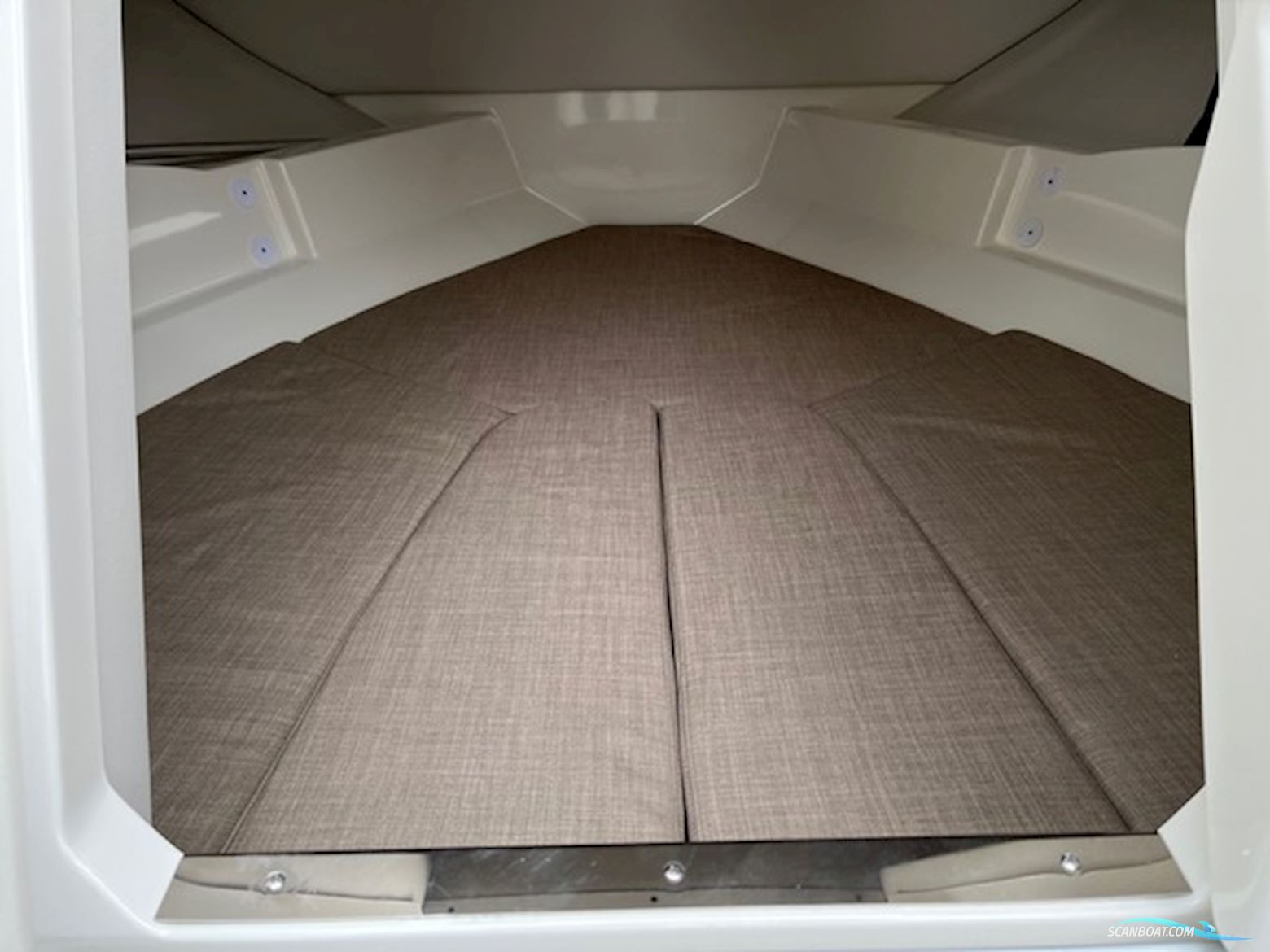 Bayliner VR5 Cuddy med Mercury F200 XL-EFI DS V6 - inkl. udstyr