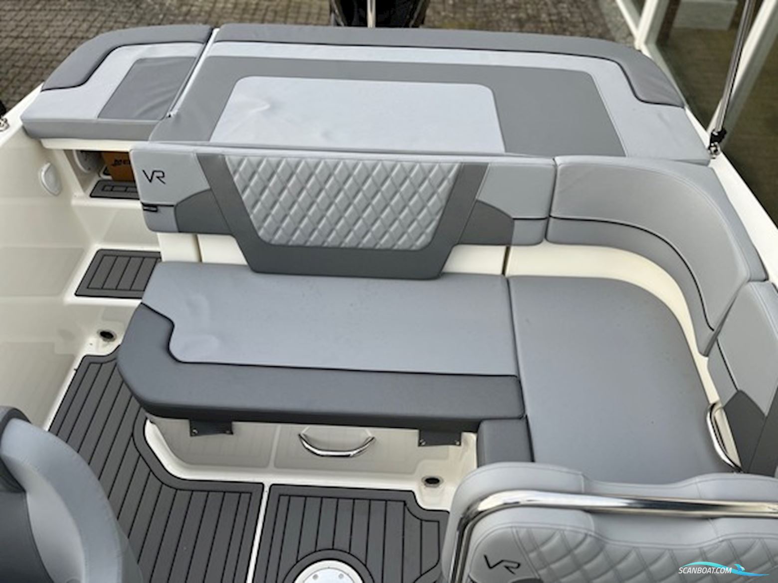 Bayliner VR5 Cuddy med Mercury F200 XL-EFI DS V6 - inkl. udstyr