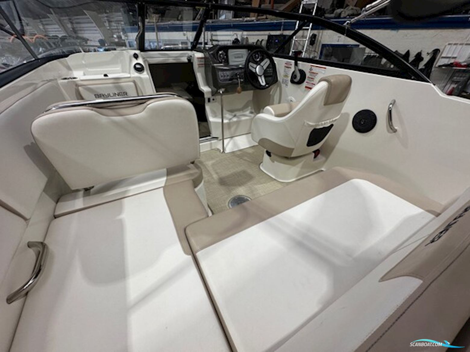 Bayliner VR5 Cuddy – Mercury 150 hk – 2018