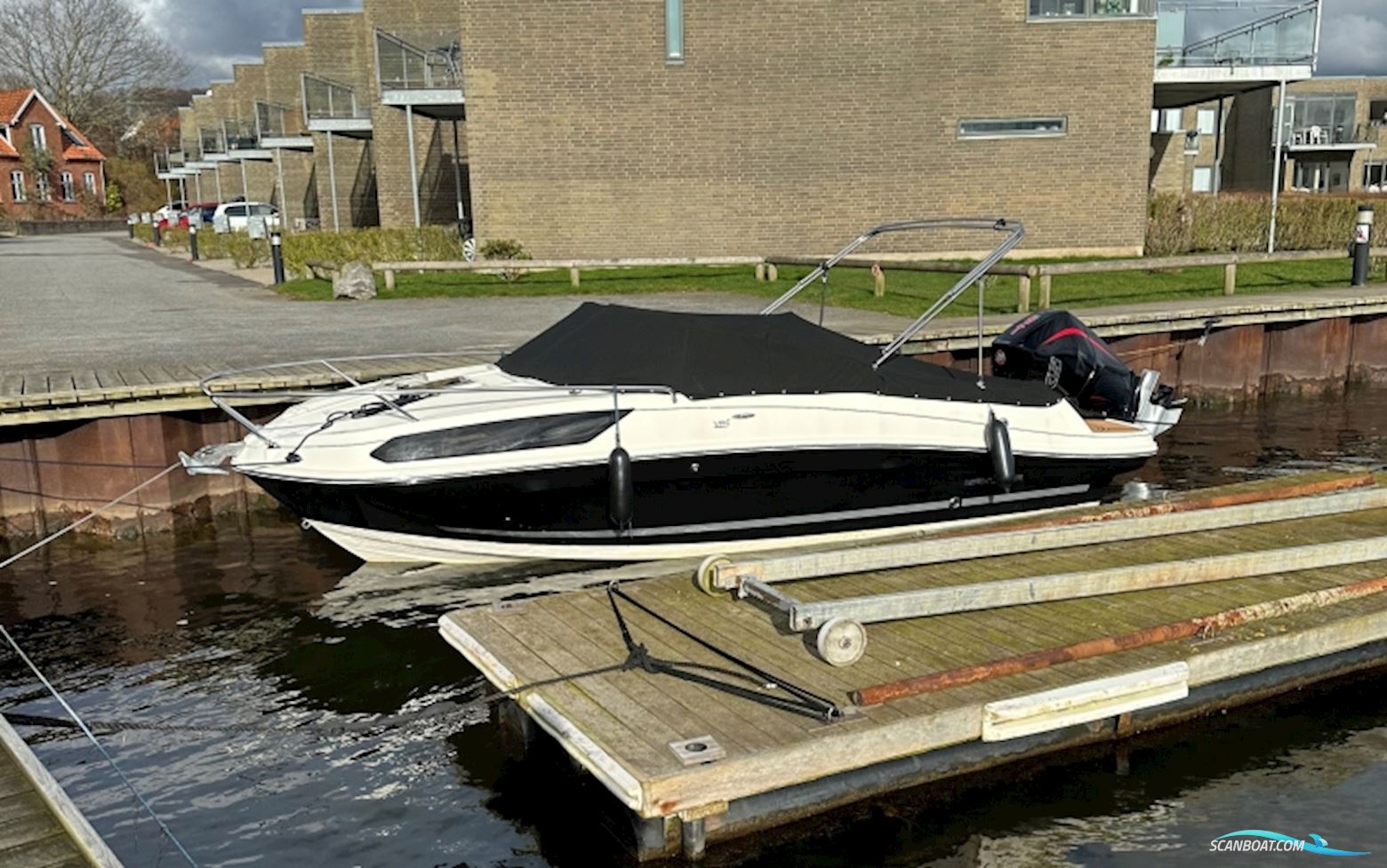 Bayliner VR5 Cuddy OB