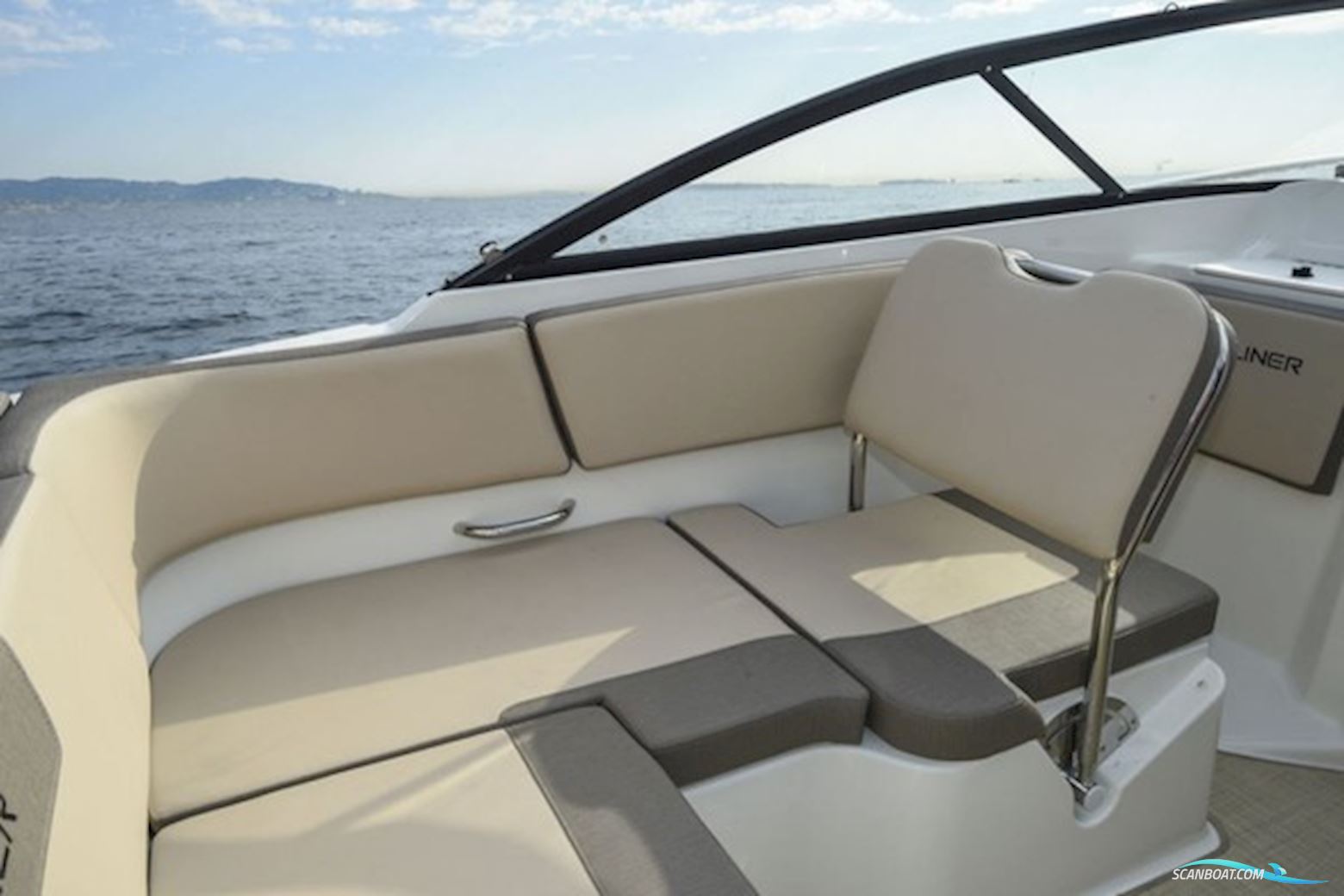 Bayliner VR5 Cuddy