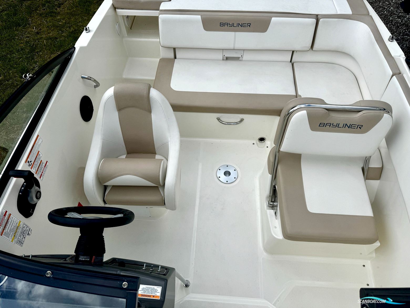 Bayliner VR5 Cuddy