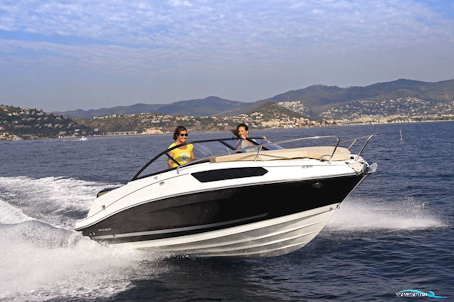Bayliner VR5 OB Cuddy