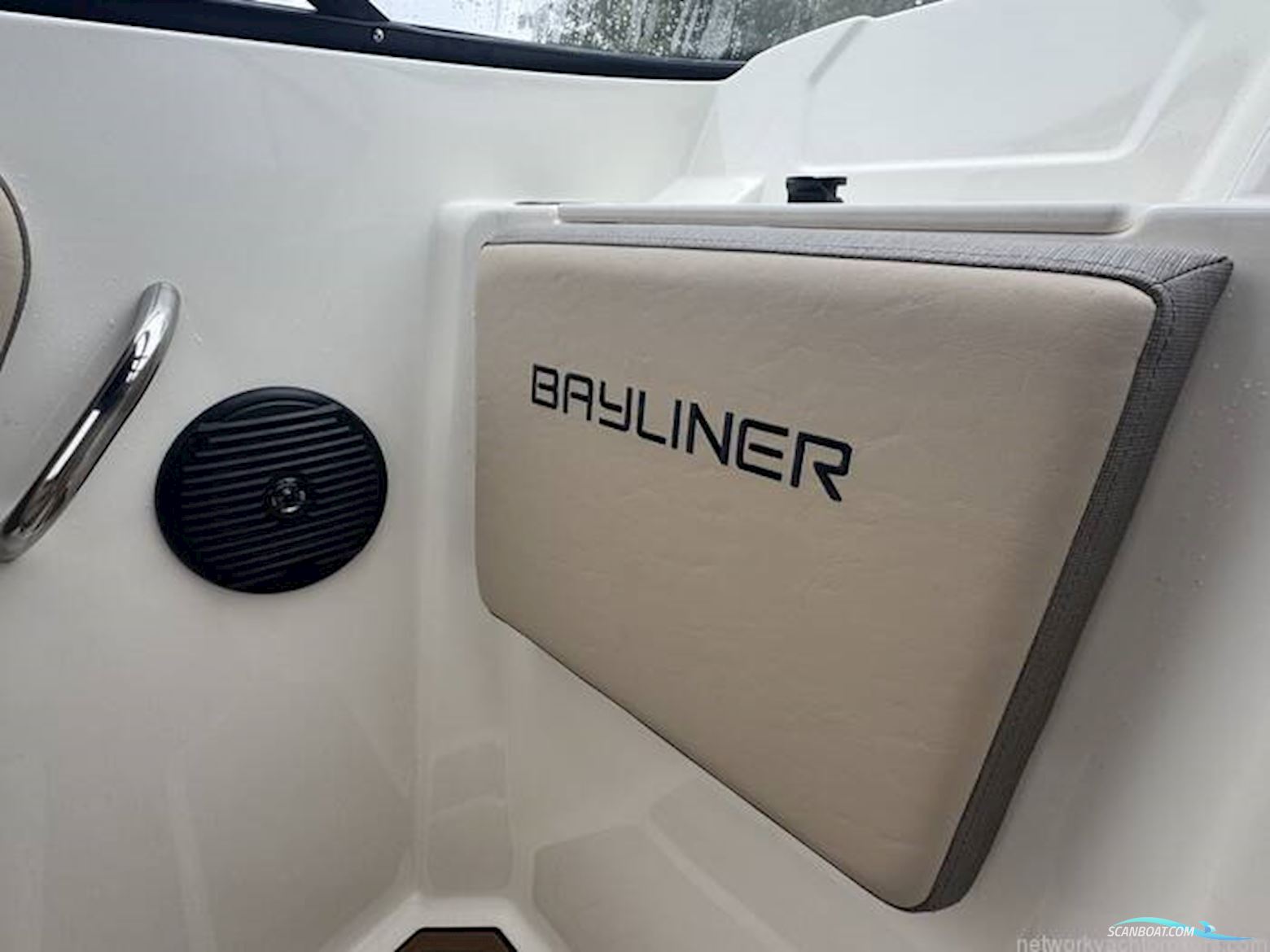 Bayliner VR5
