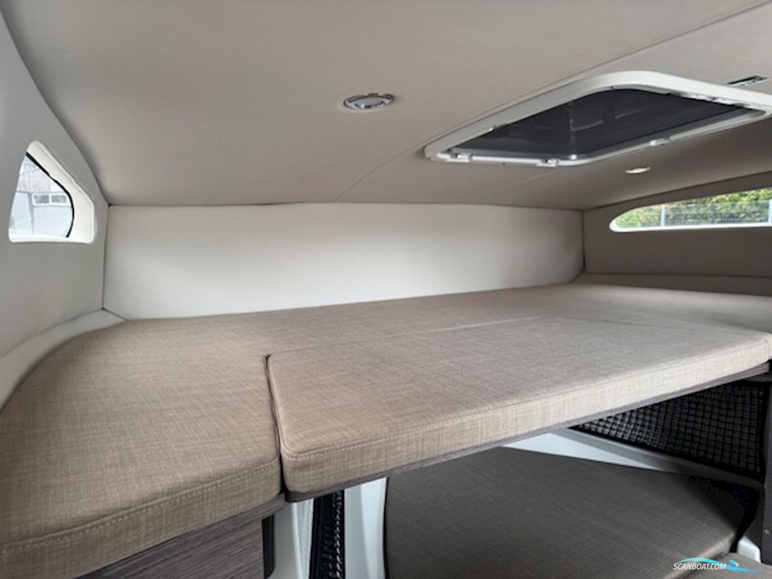 Bayliner VR6 Cuddy Med 300 hk Mercruiser-Efi V8 6,2L og 2700 kg Variant Bådtrailer
