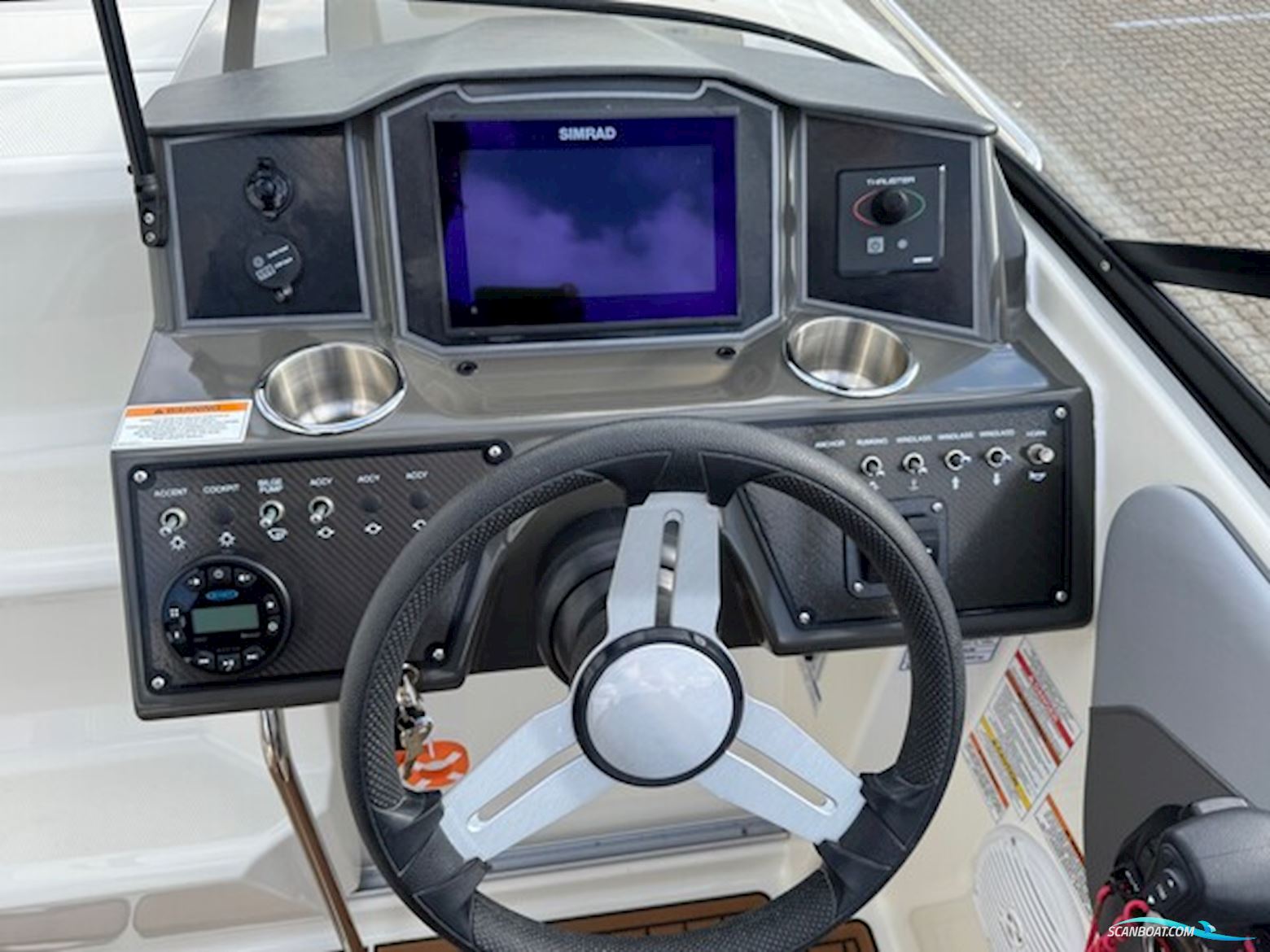 Bayliner VR6 Cuddy med F250 Mercury Verado AM DS XL V8 CF - Anvisningssalg.