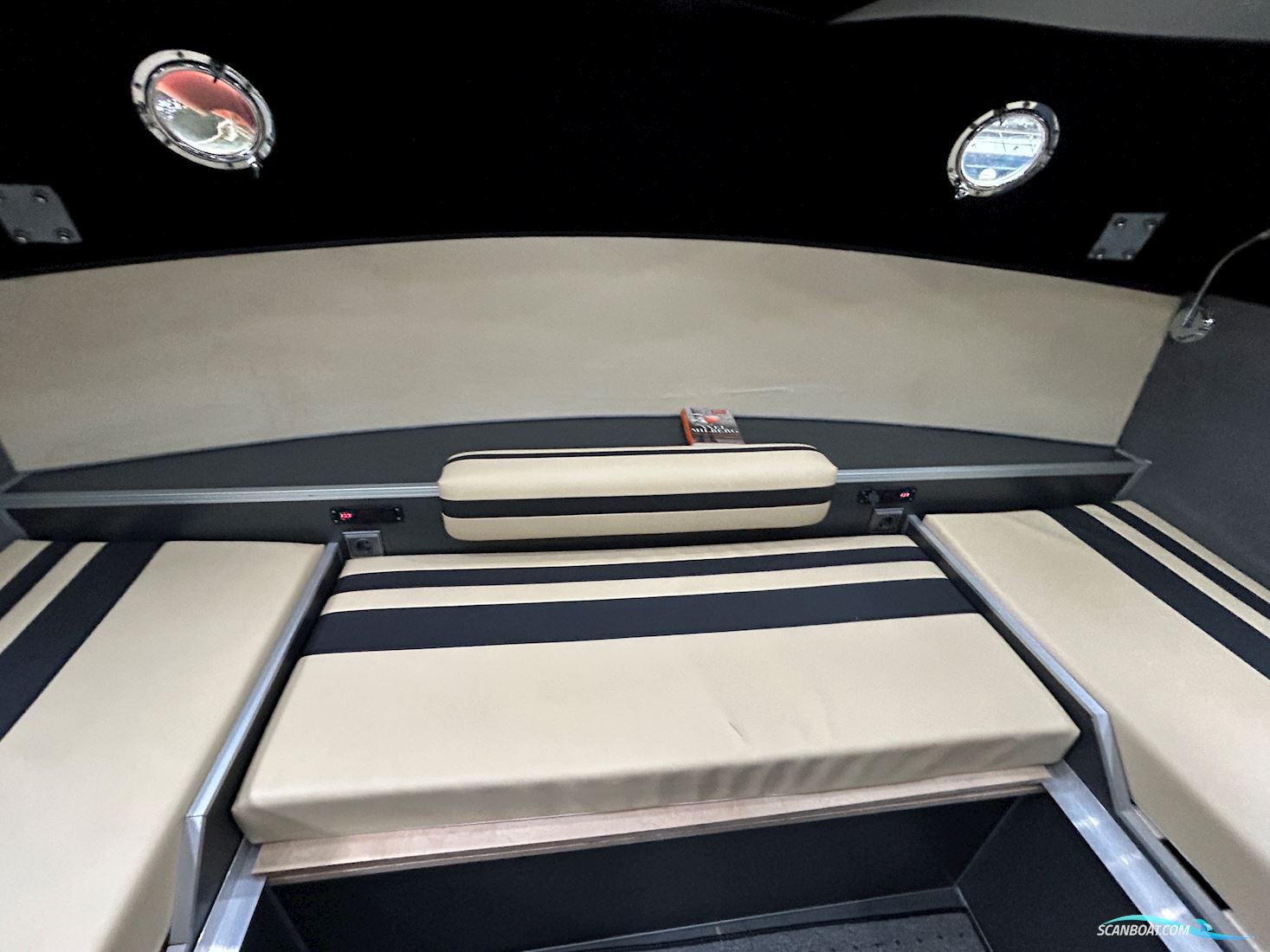 Beachcraft 10.50 AK Cabrio