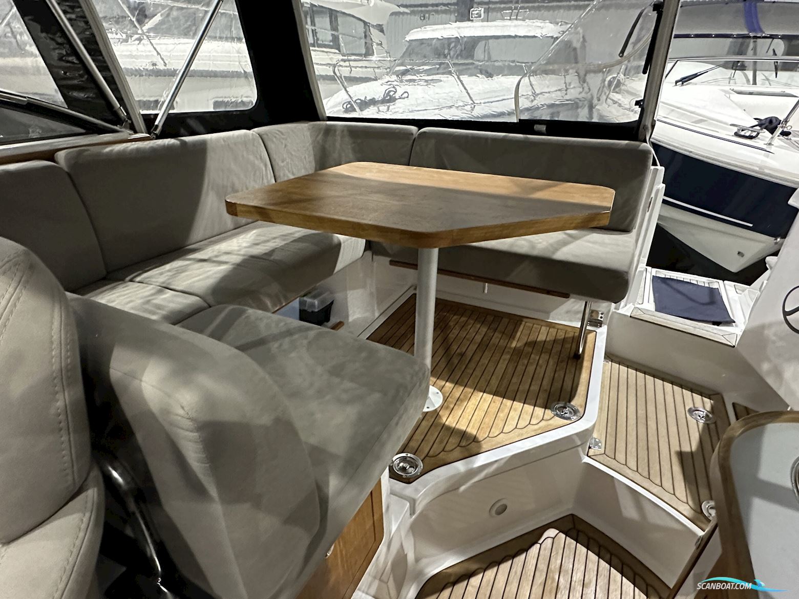 Begagnad Aquador 27 DC -17