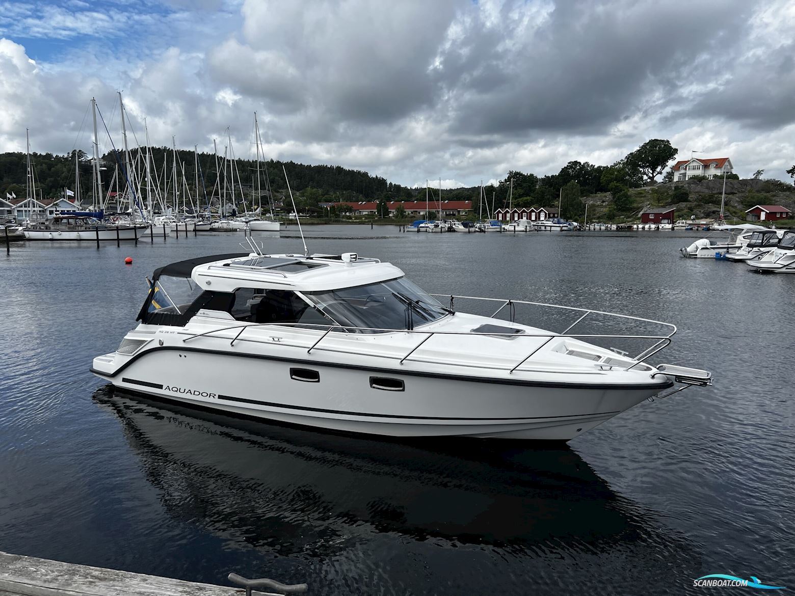 Begagnad Aquador 28 HT -21 Motorbåd 2021, med Mercruiser V6-270 hk Diesel motor, Sverige