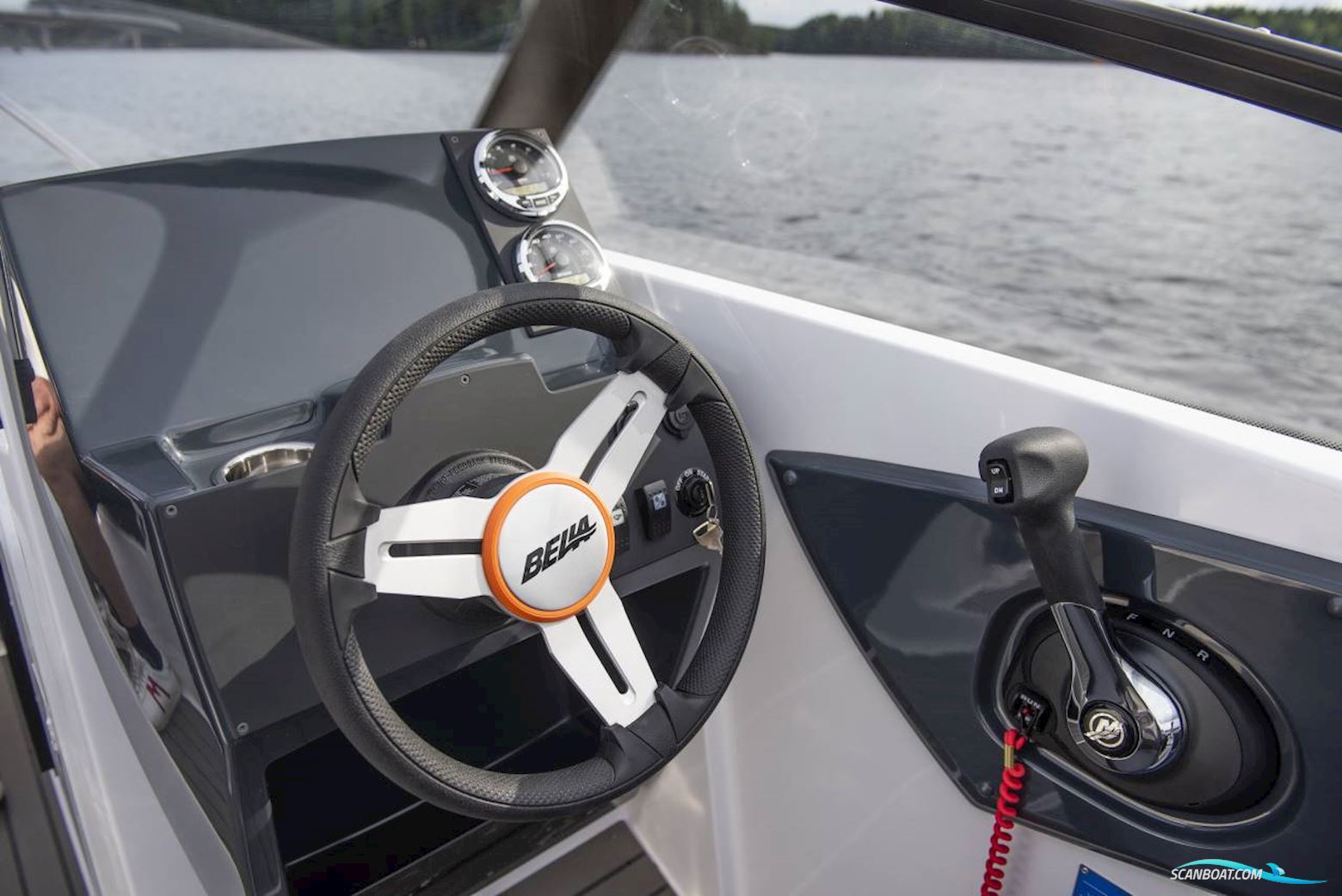 Bella 500 BR - 80 HK Mercury/Udstyr